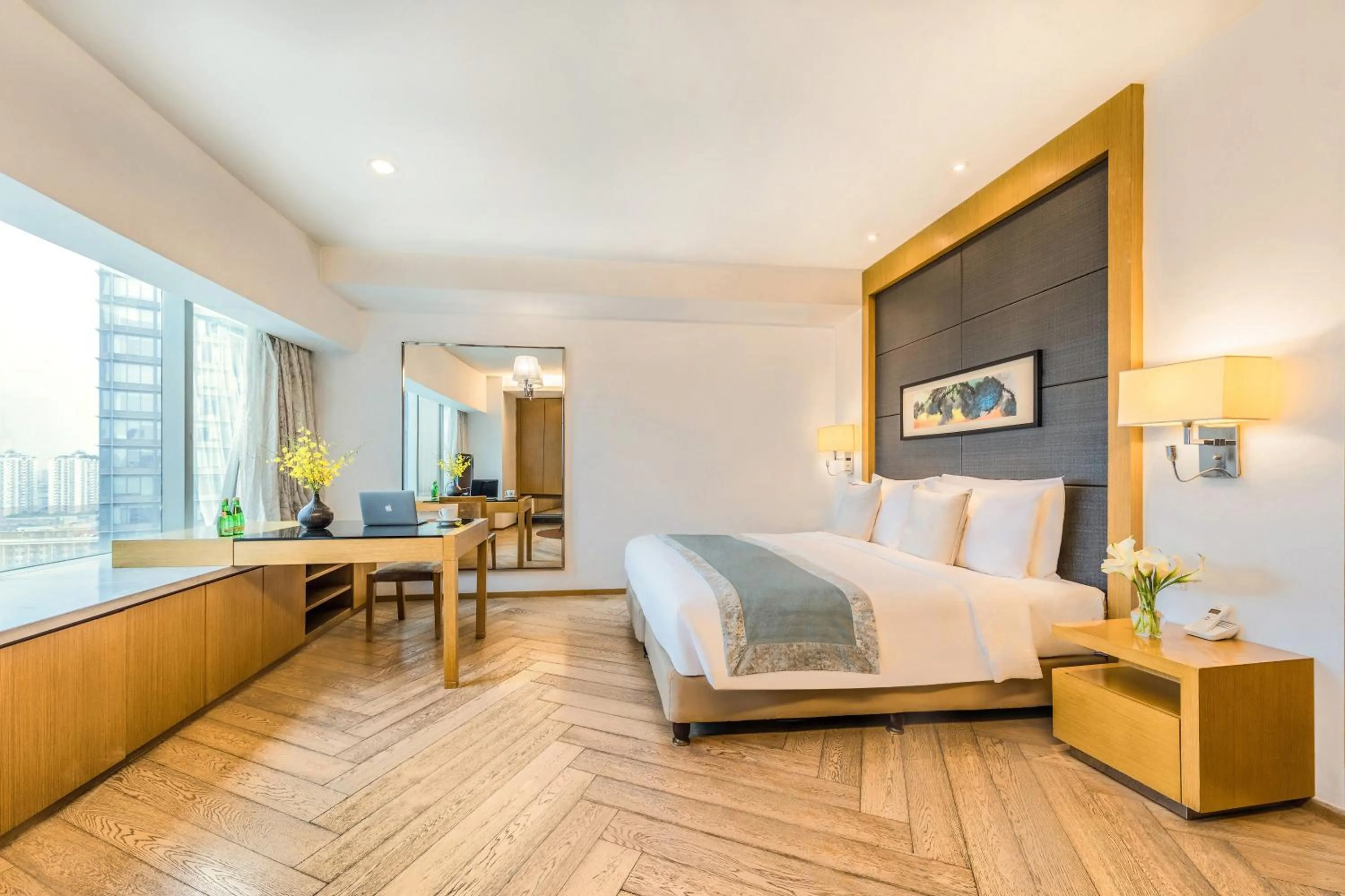 Photo of the whole room, Bed in Somerset Riverview Chengdu-Near Tianfu Square