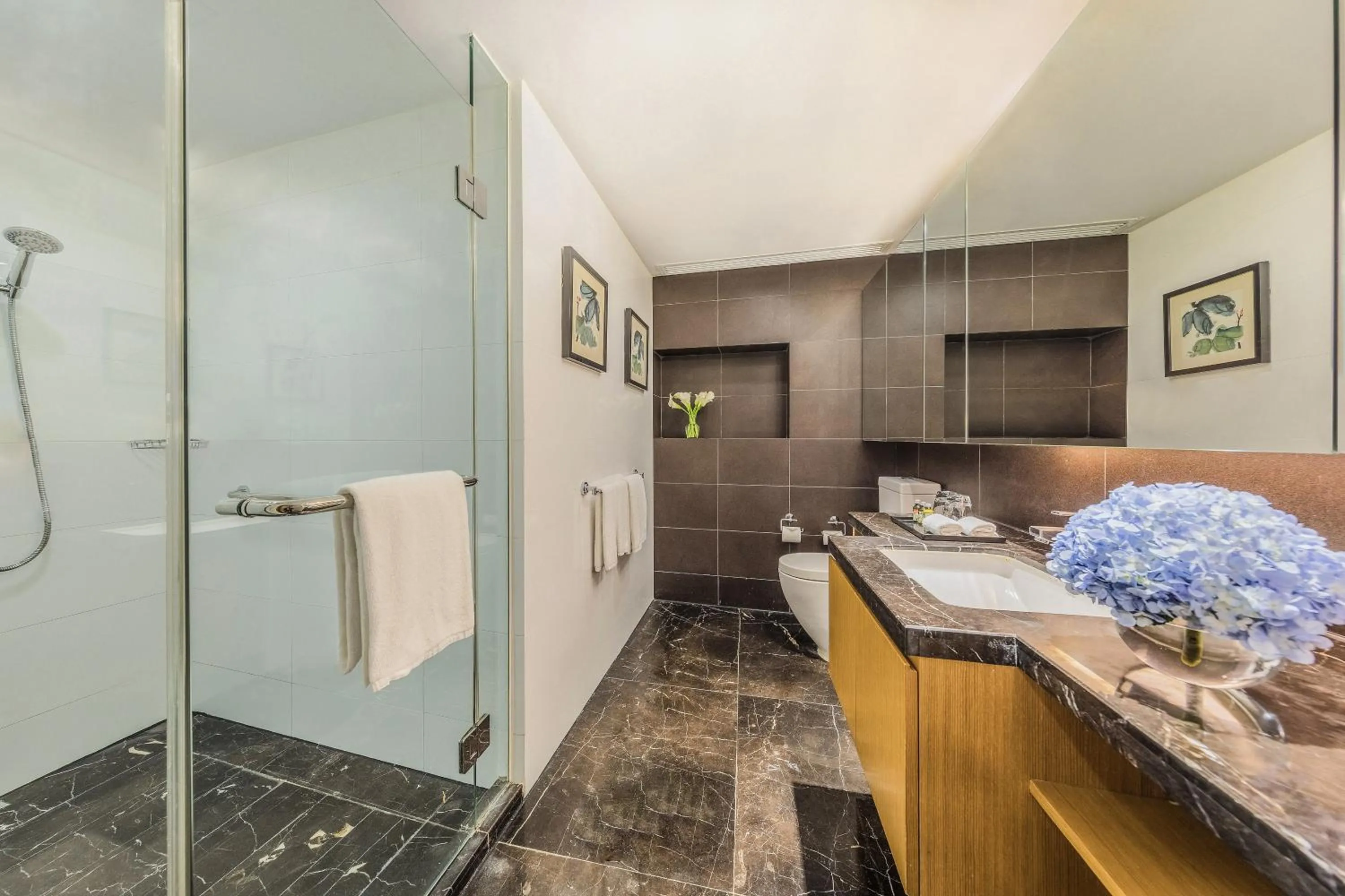 Bathroom in Somerset Riverview Chengdu-Near Tianfu Square