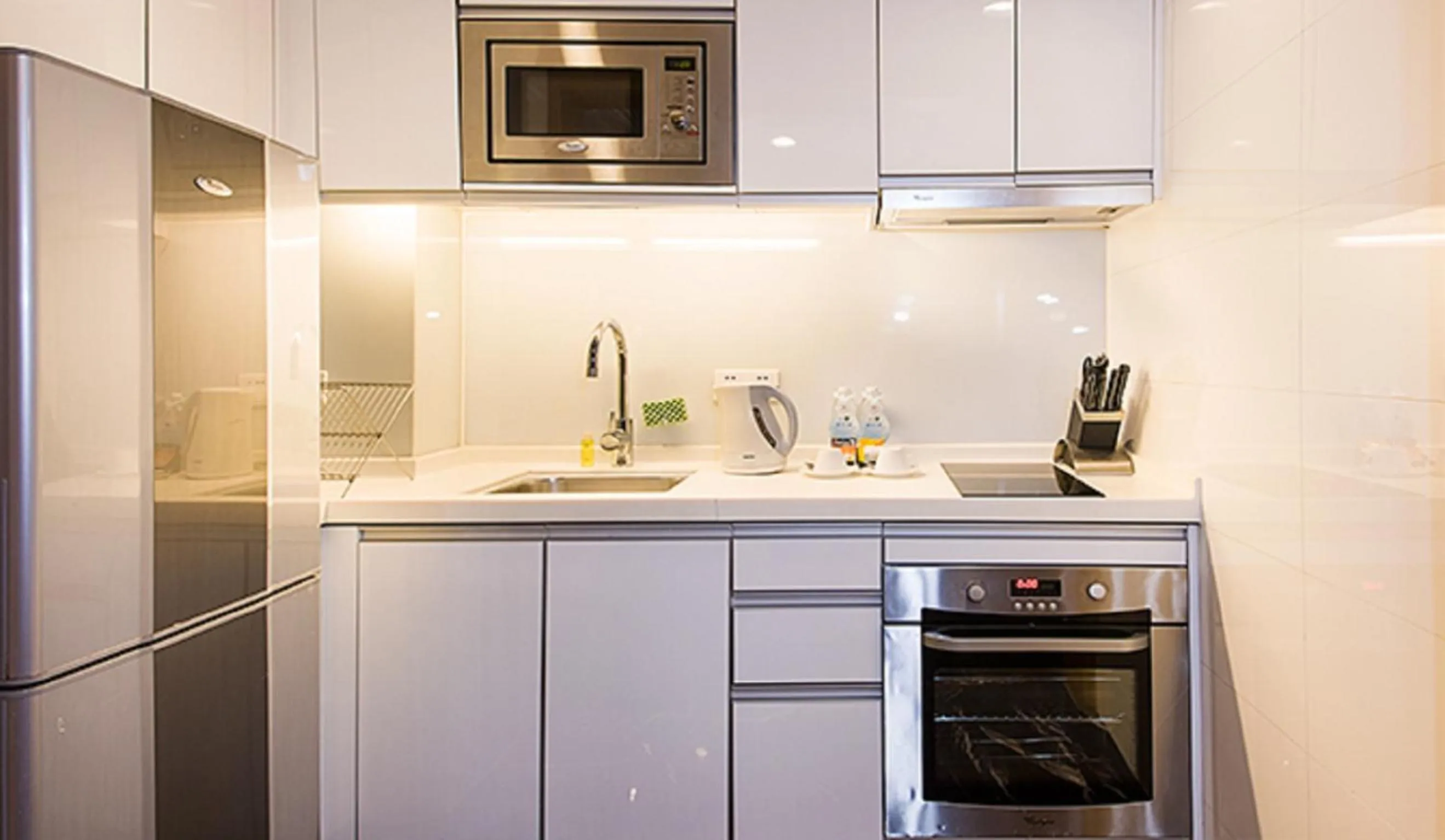 Kitchen or kitchenette in Somerset Riverview Chengdu-Near Tianfu Square