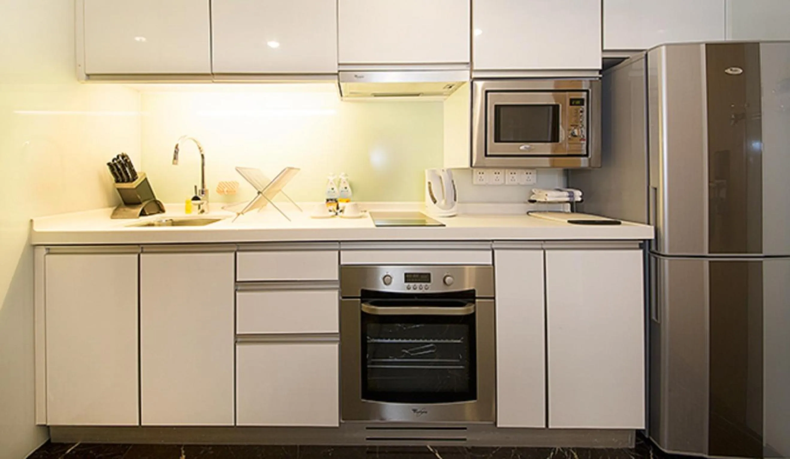 Kitchen or kitchenette in Somerset Riverview Chengdu-Near Tianfu Square