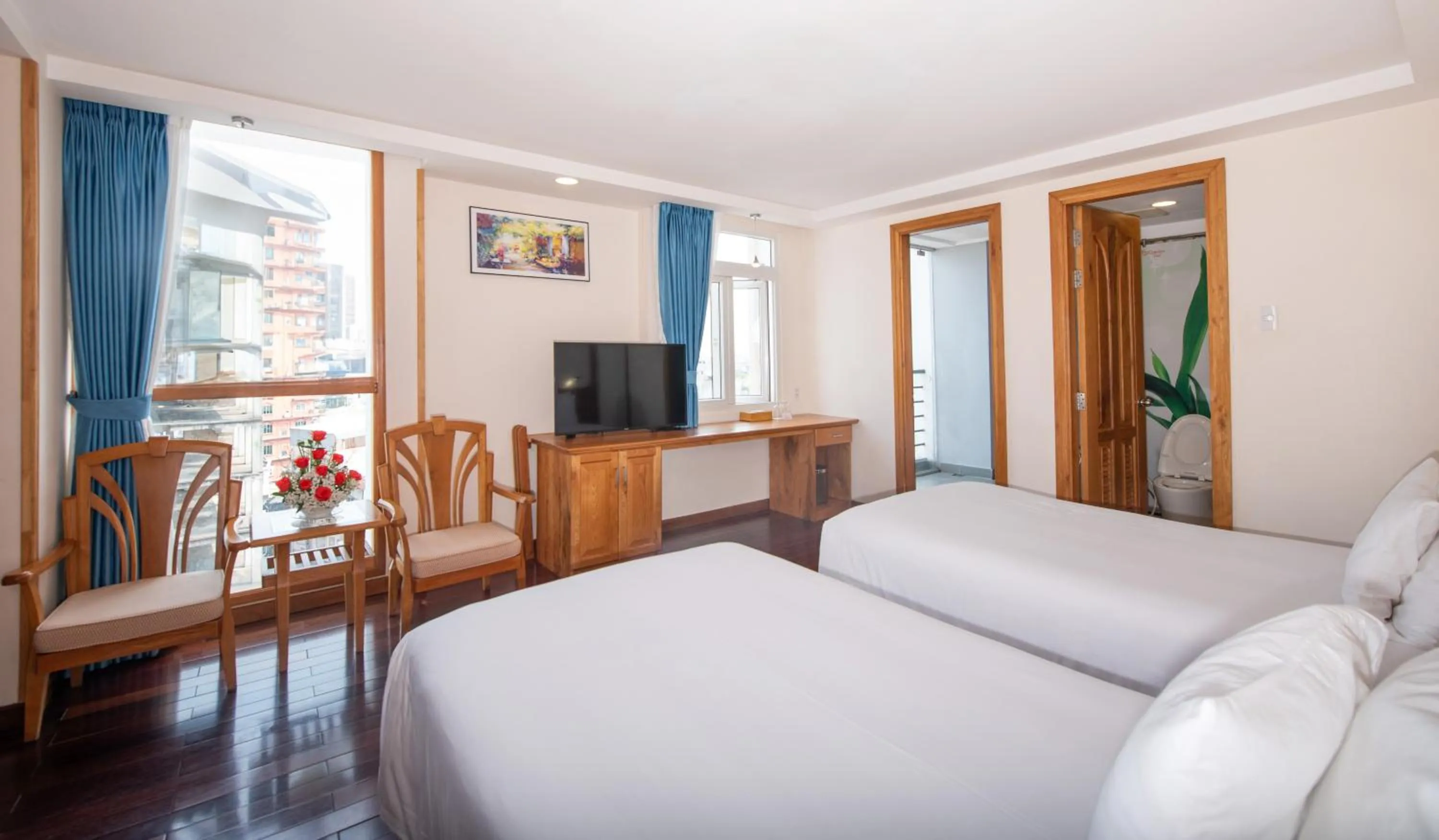 Bathroom, Bed in Romance Hotel