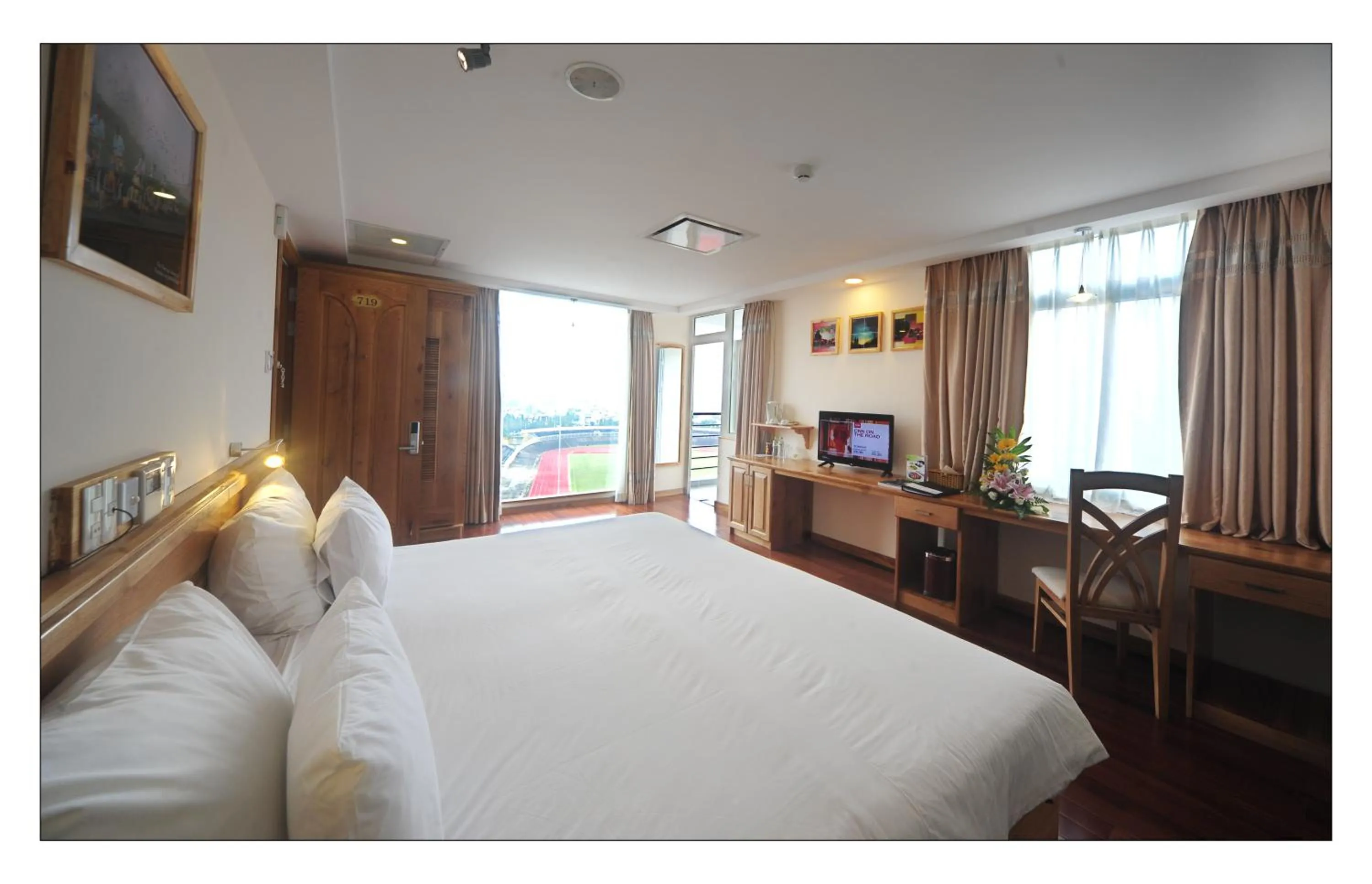 Bedroom, Bed in Romance Hotel