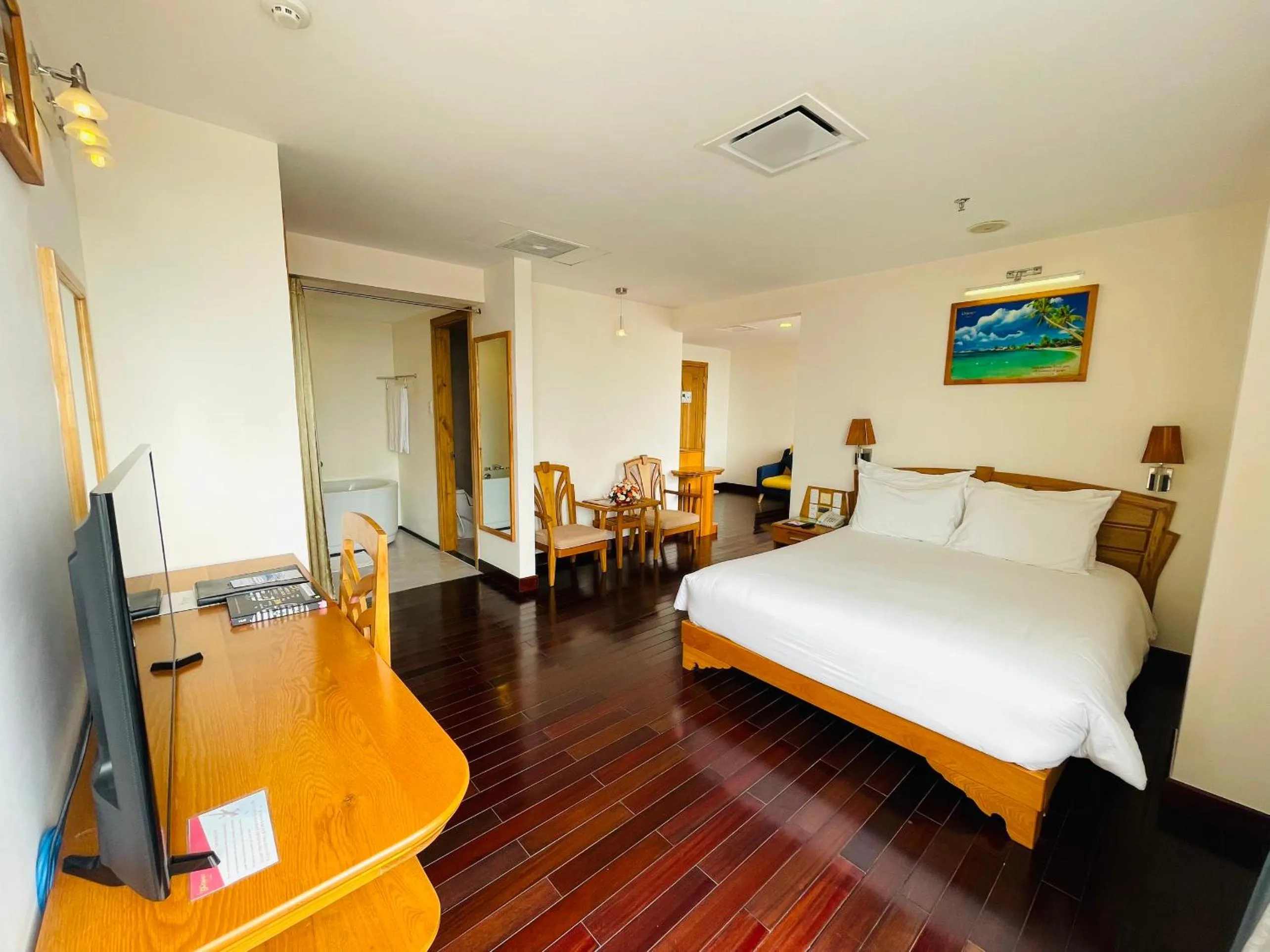 Bathroom, Bed in Romance Hotel