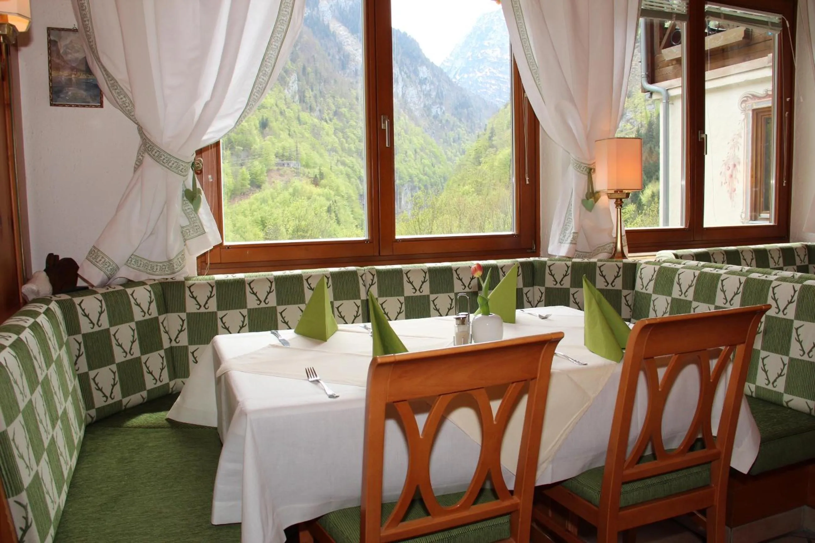 Restaurant/places to eat in Hotel Pass Lueg