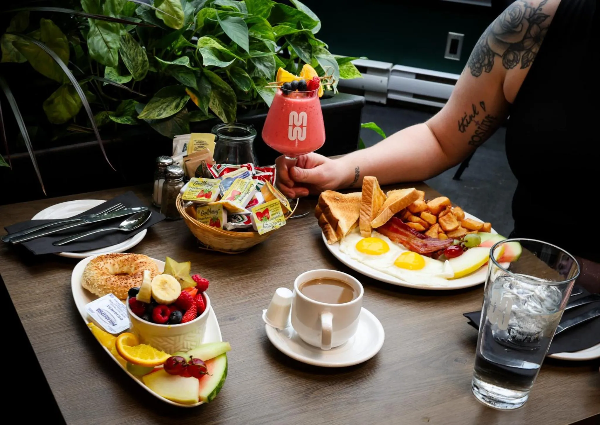 Breakfast in Hôtel-Motel 1212