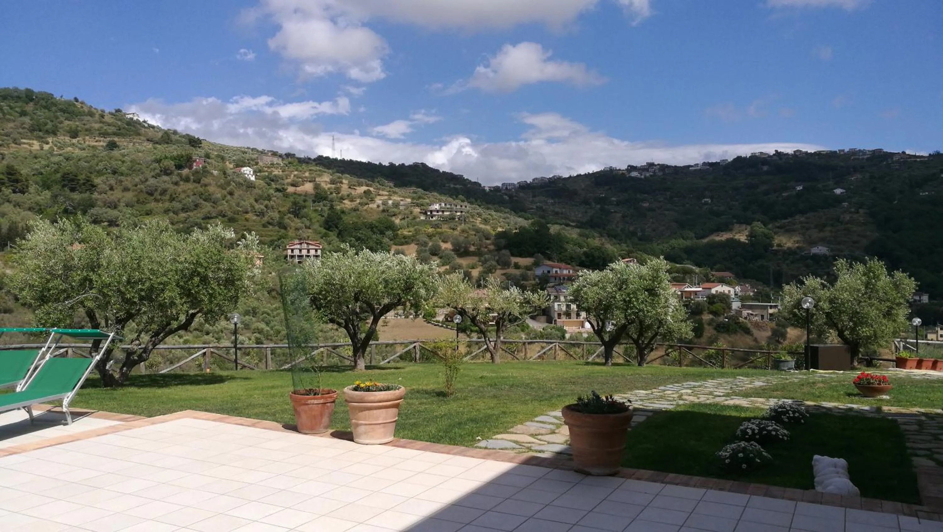 Garden view in Villa Sansivieri