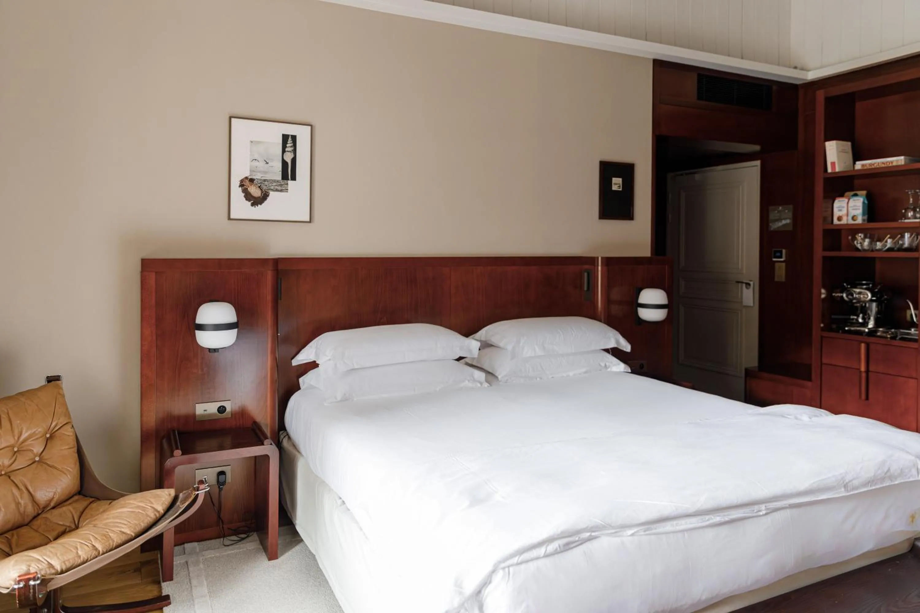 Bedroom, Bed in Les Sources de Caudalie