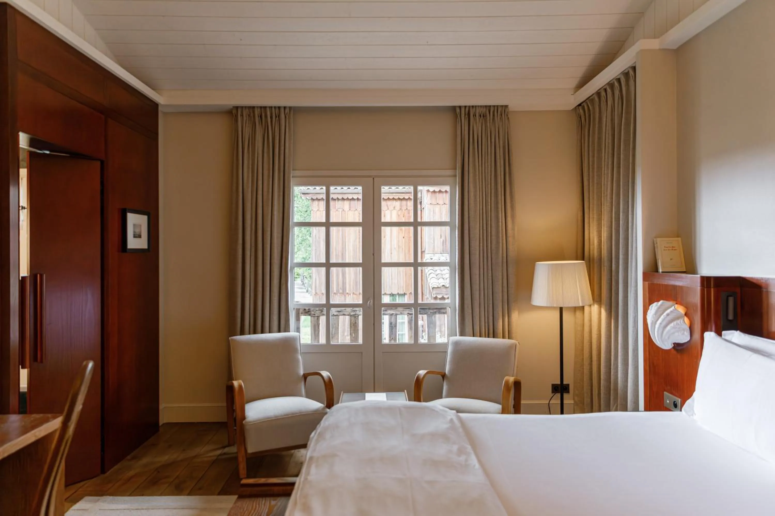 Bedroom, Bed in Les Sources de Caudalie