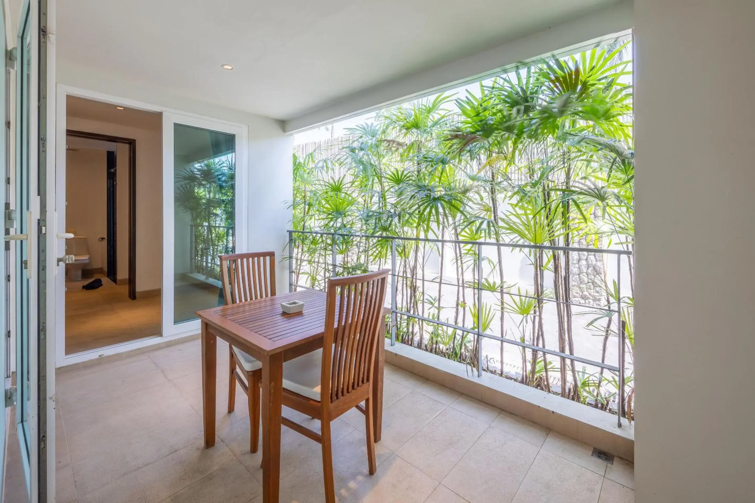 6 Bed Female Community Ensuite in Selina Serenity Rawai Phuket 6 Bed Female Community Ensuite in Selina Serenity Rawai Phuket