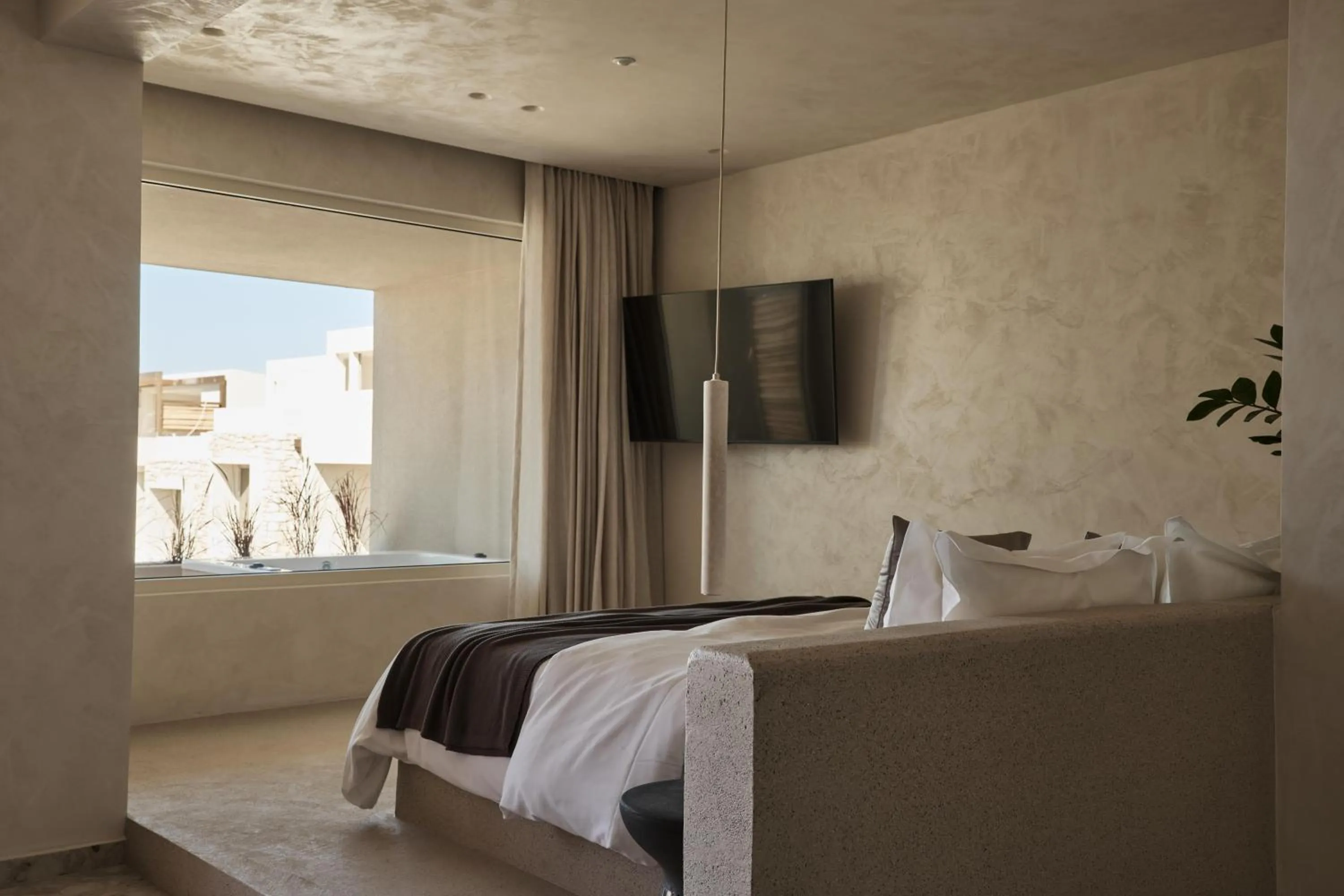 Hot Tub, Bed in Uzenie All Suites Boutique Resort