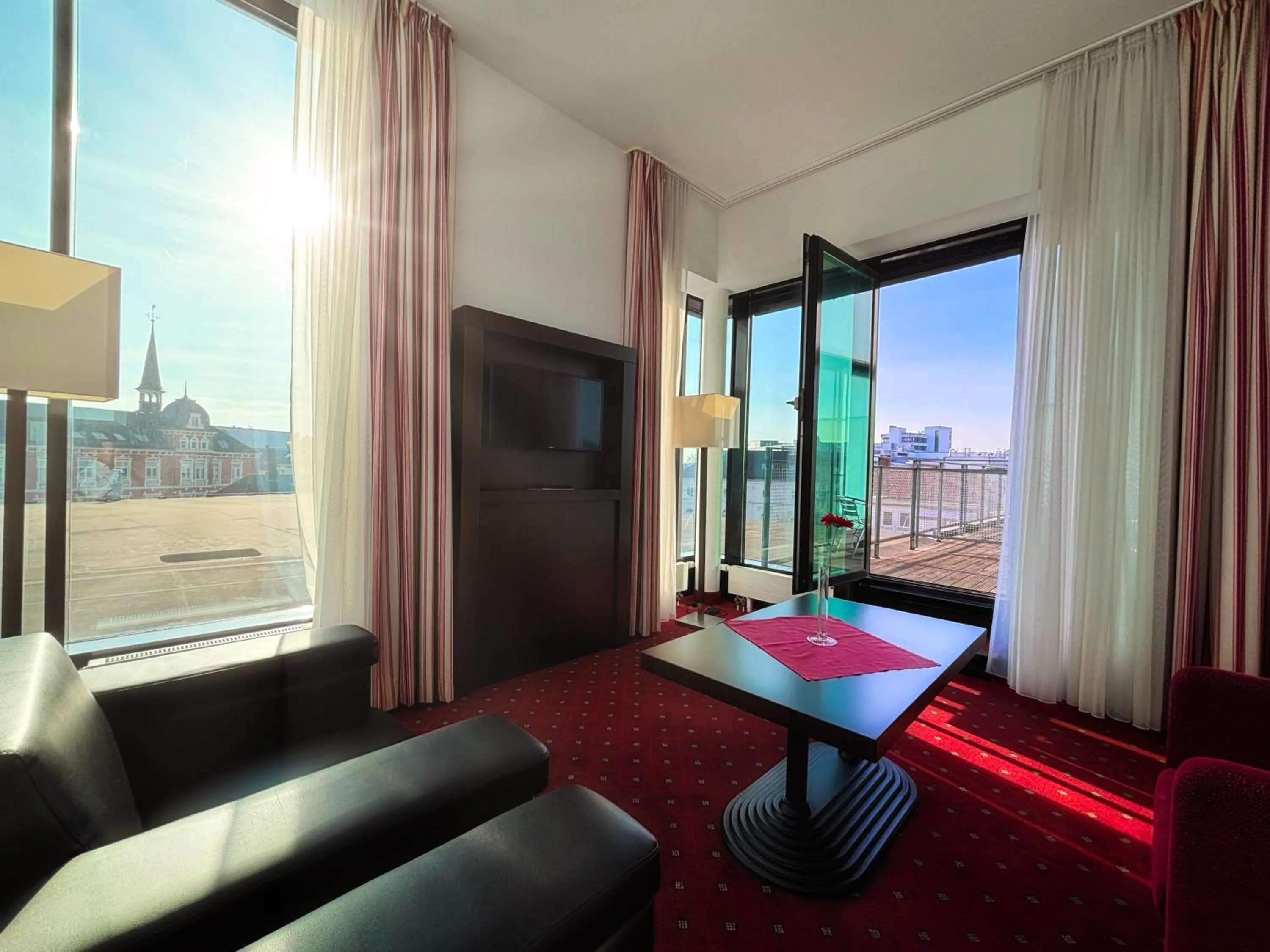 TV and multimedia in Aspire AcarA Oldenburg, Trademark Collection by Wyndham