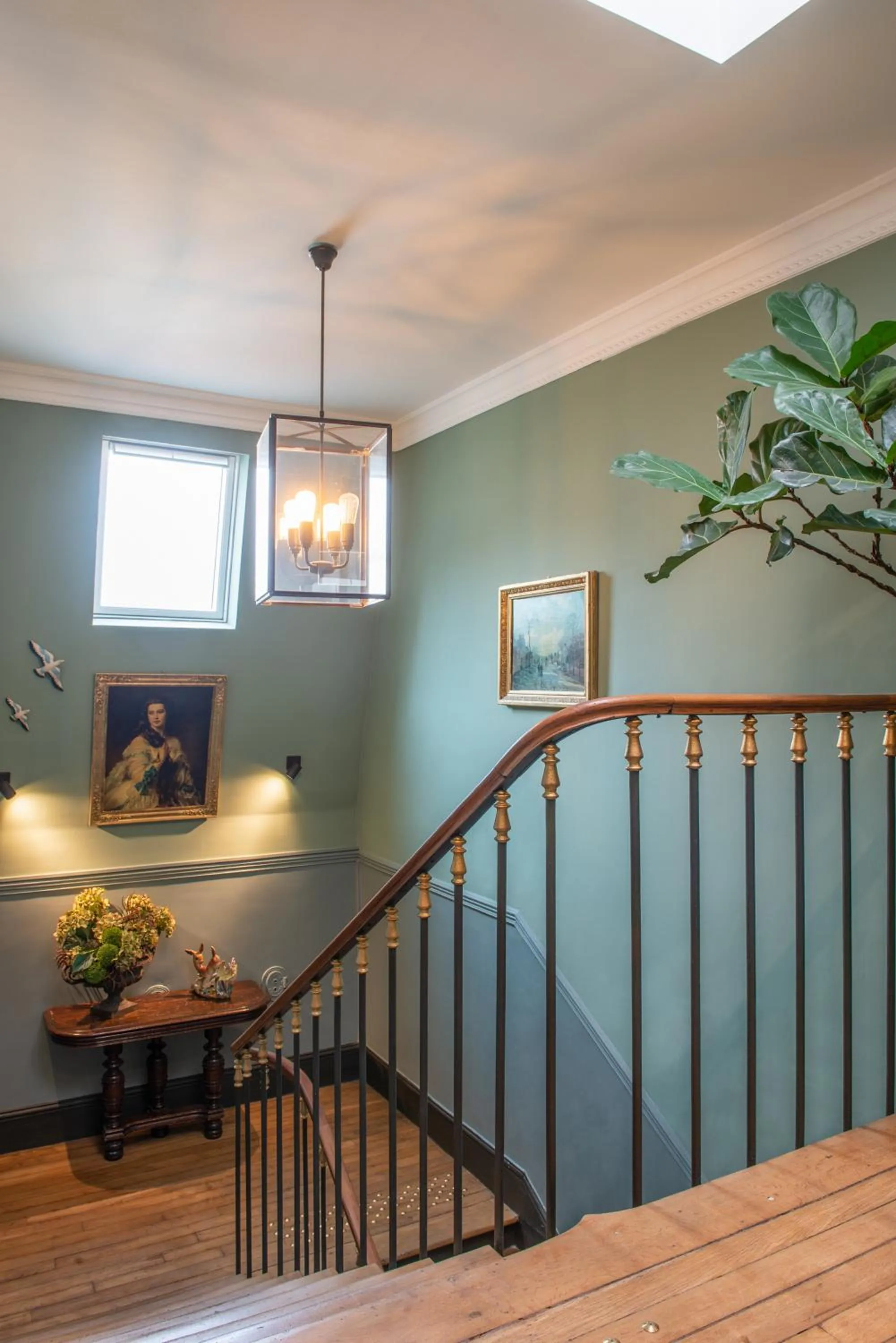 Property building in Hôtel De La Porte Dorée