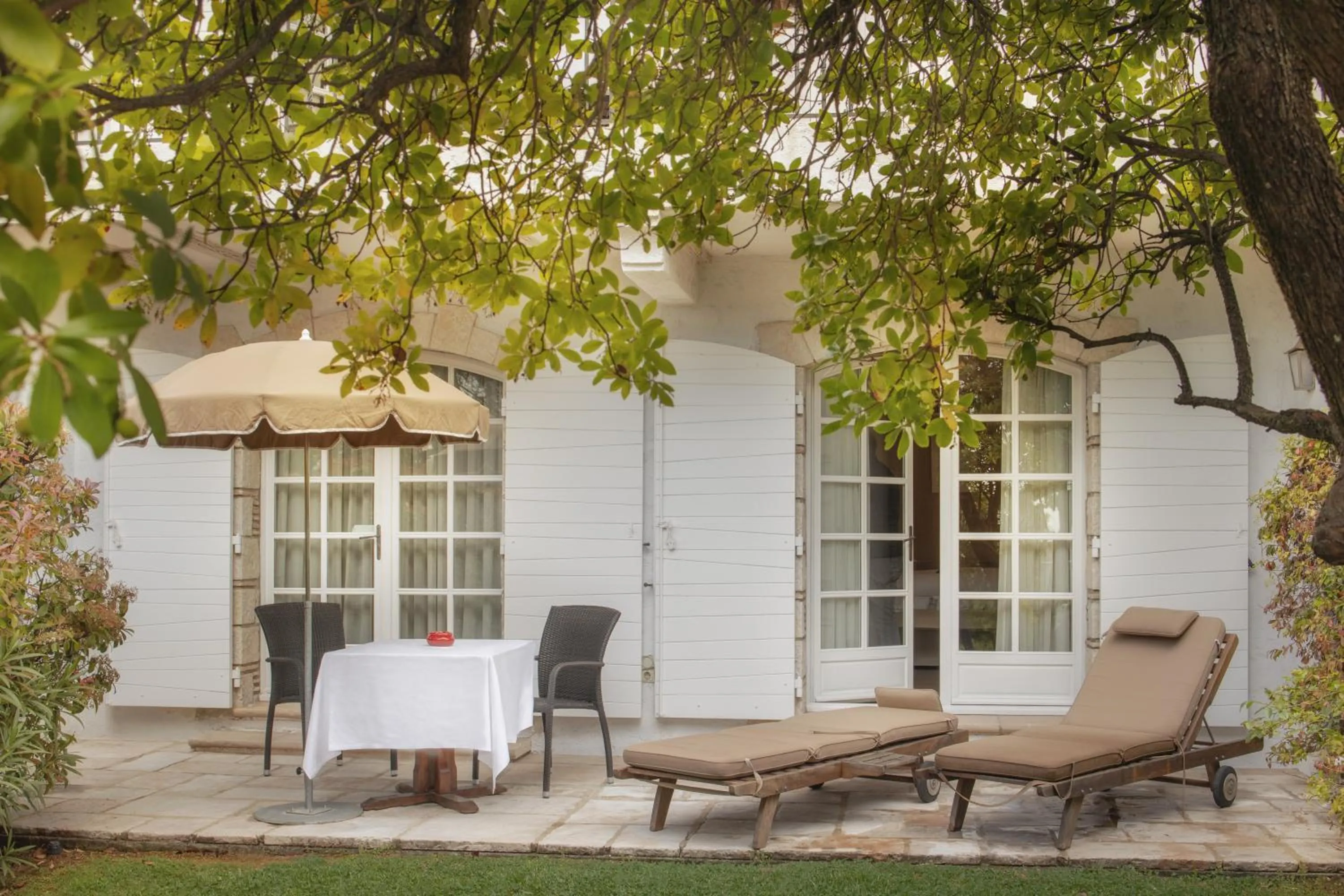 Garden view in Hôtel & Restaurant Alain Llorca