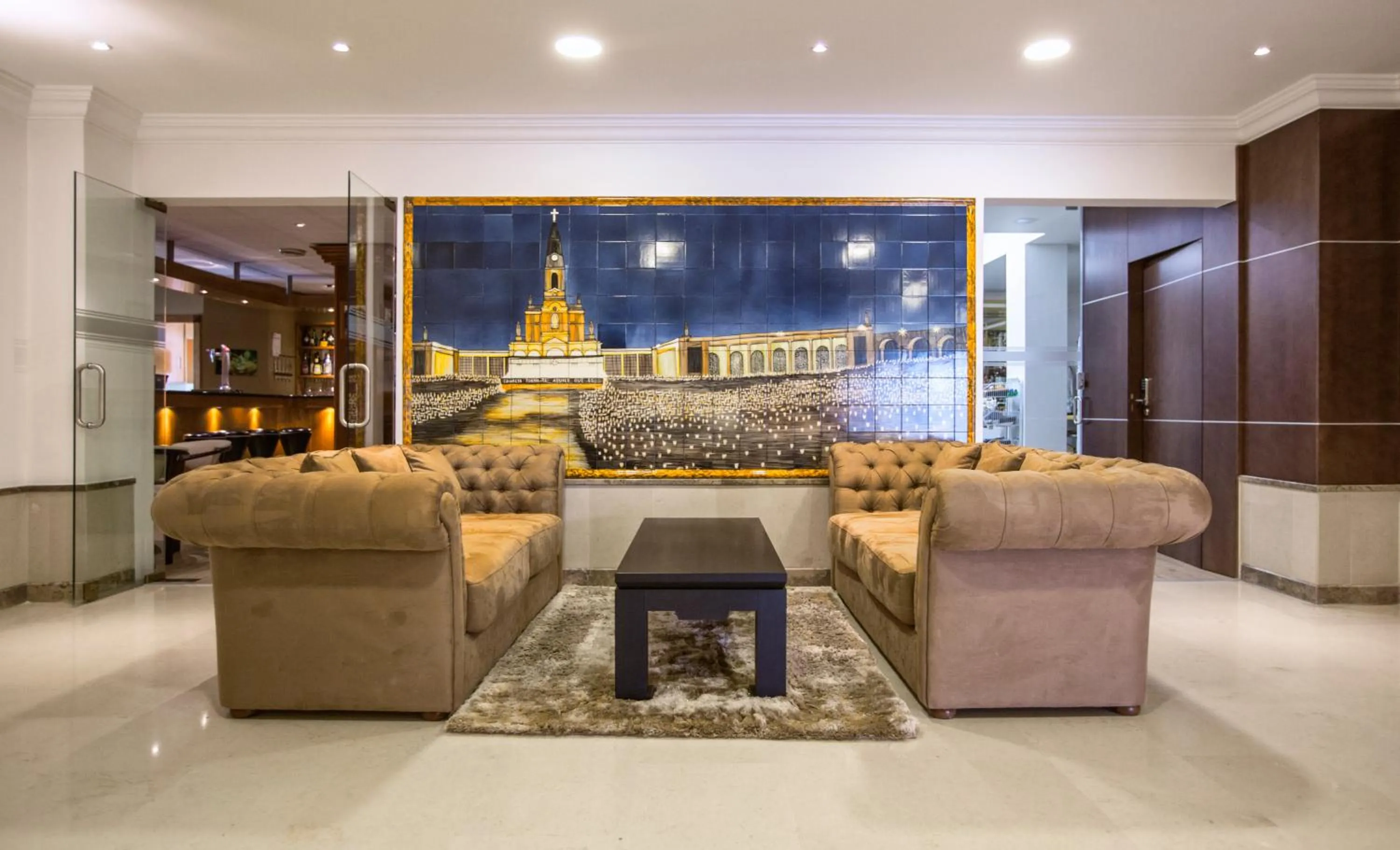 Communal lounge/ TV room in Avenida de Fatima