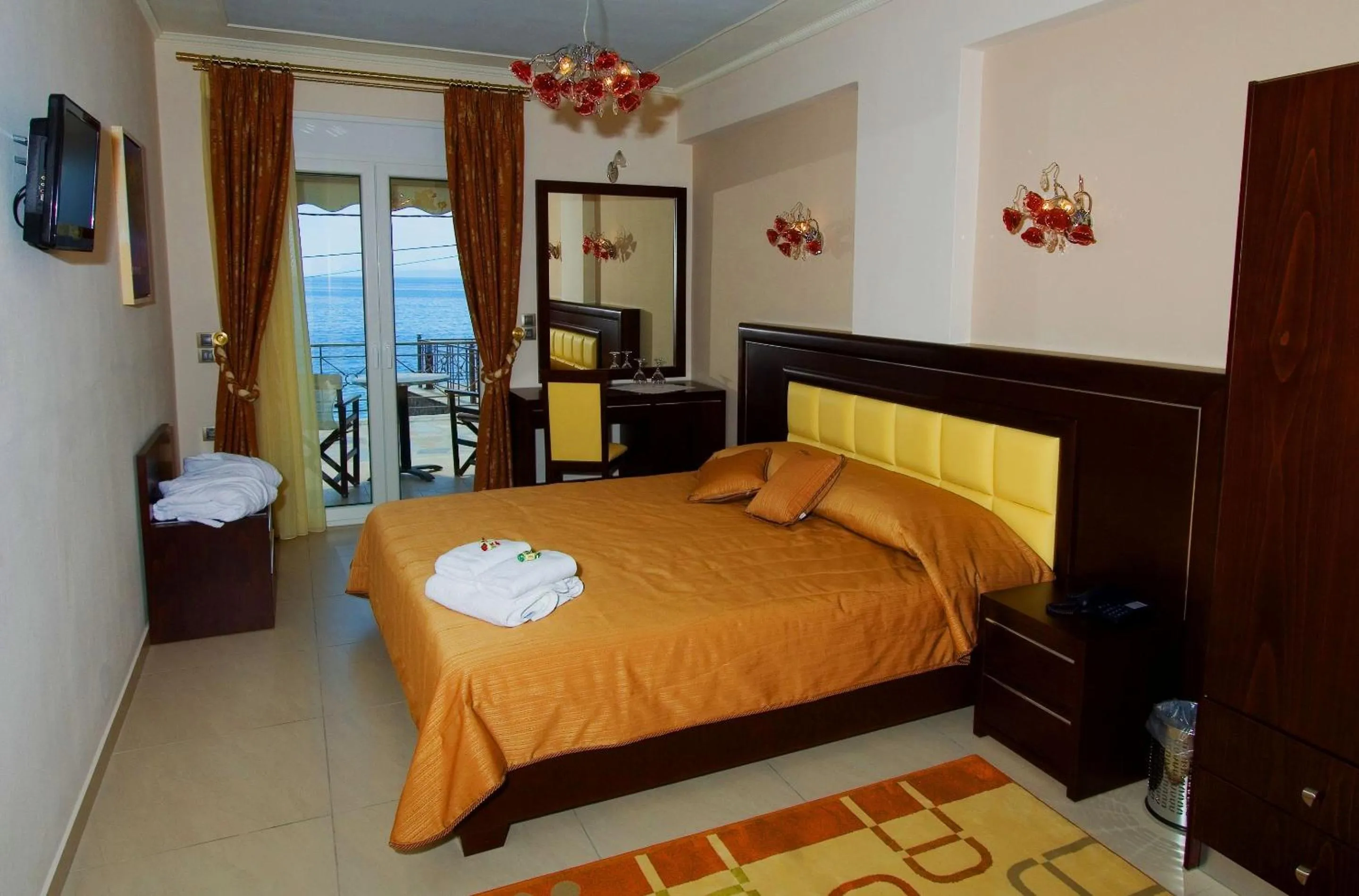 Balcony/Terrace, Bed in Ilia Mare