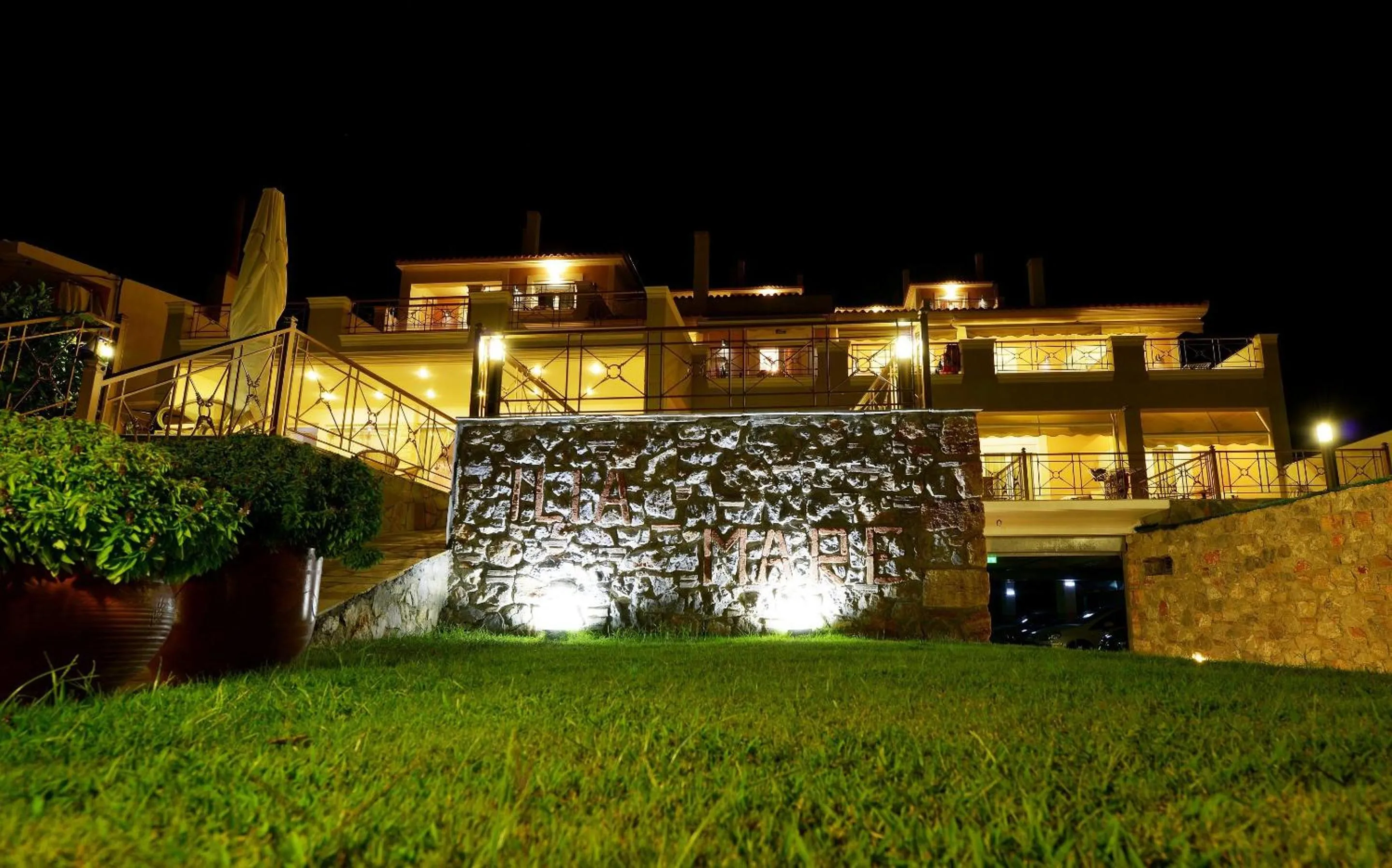 Property building in Ilia Mare