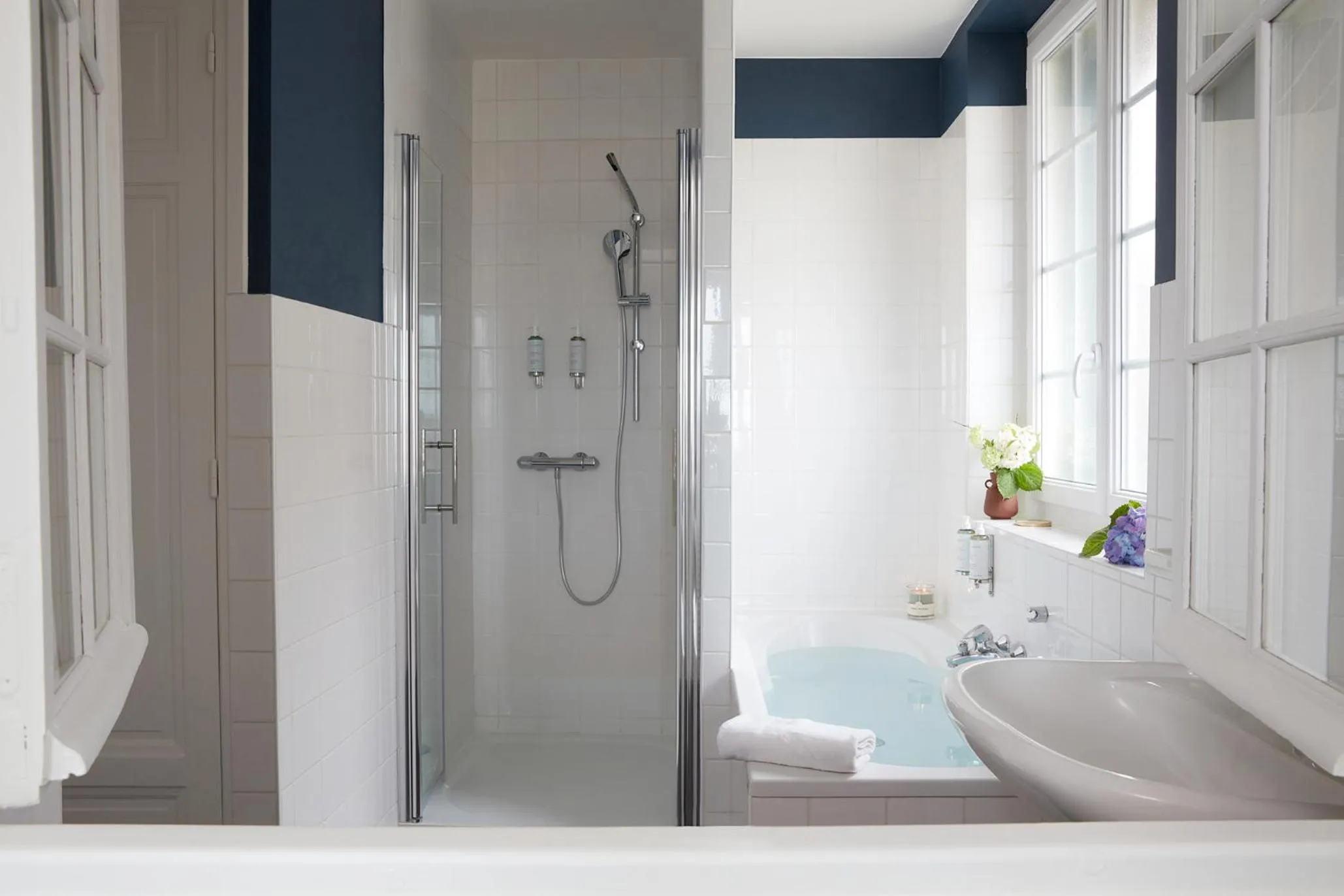 Bathroom in Le Flaubert