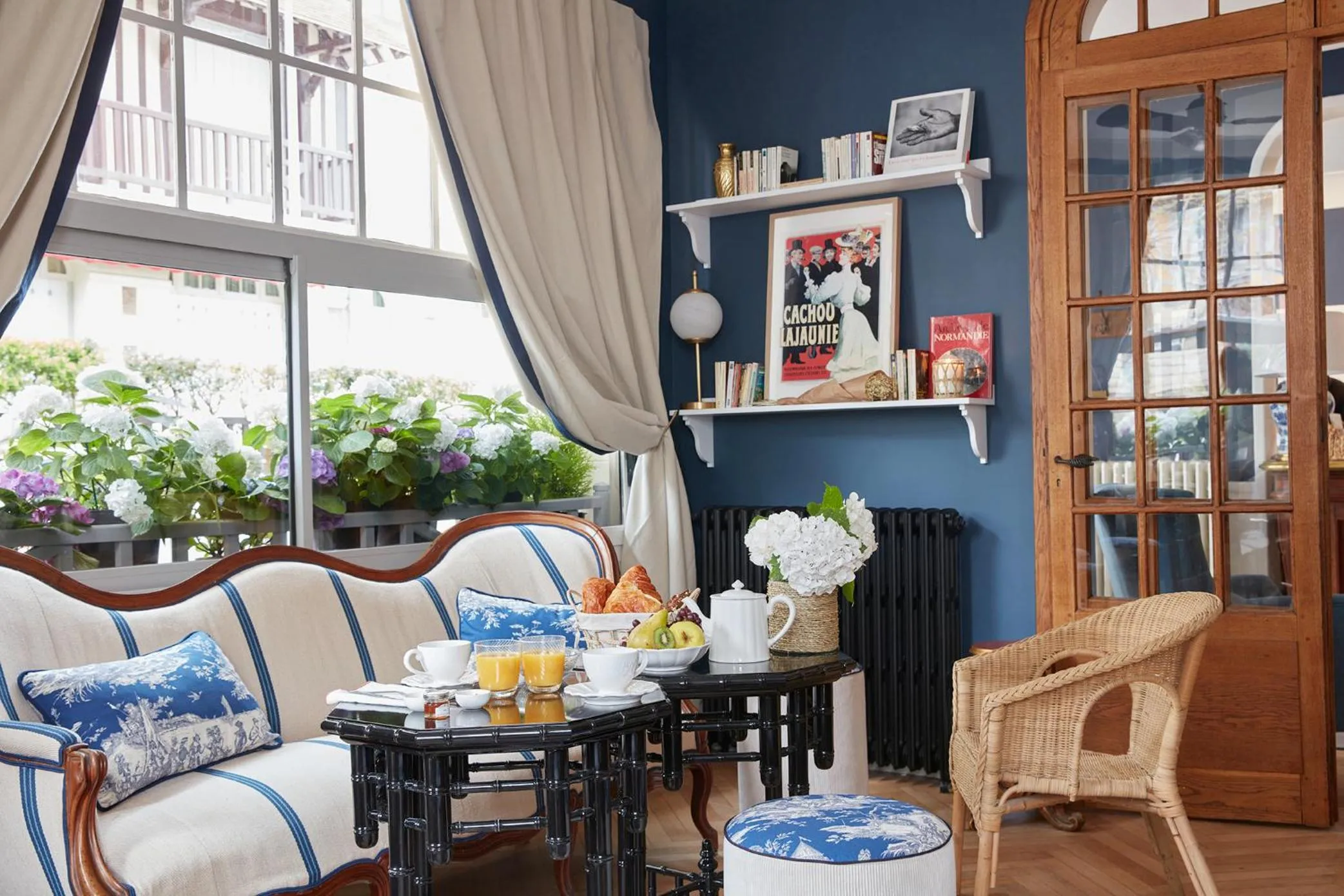 Living room in Le Flaubert