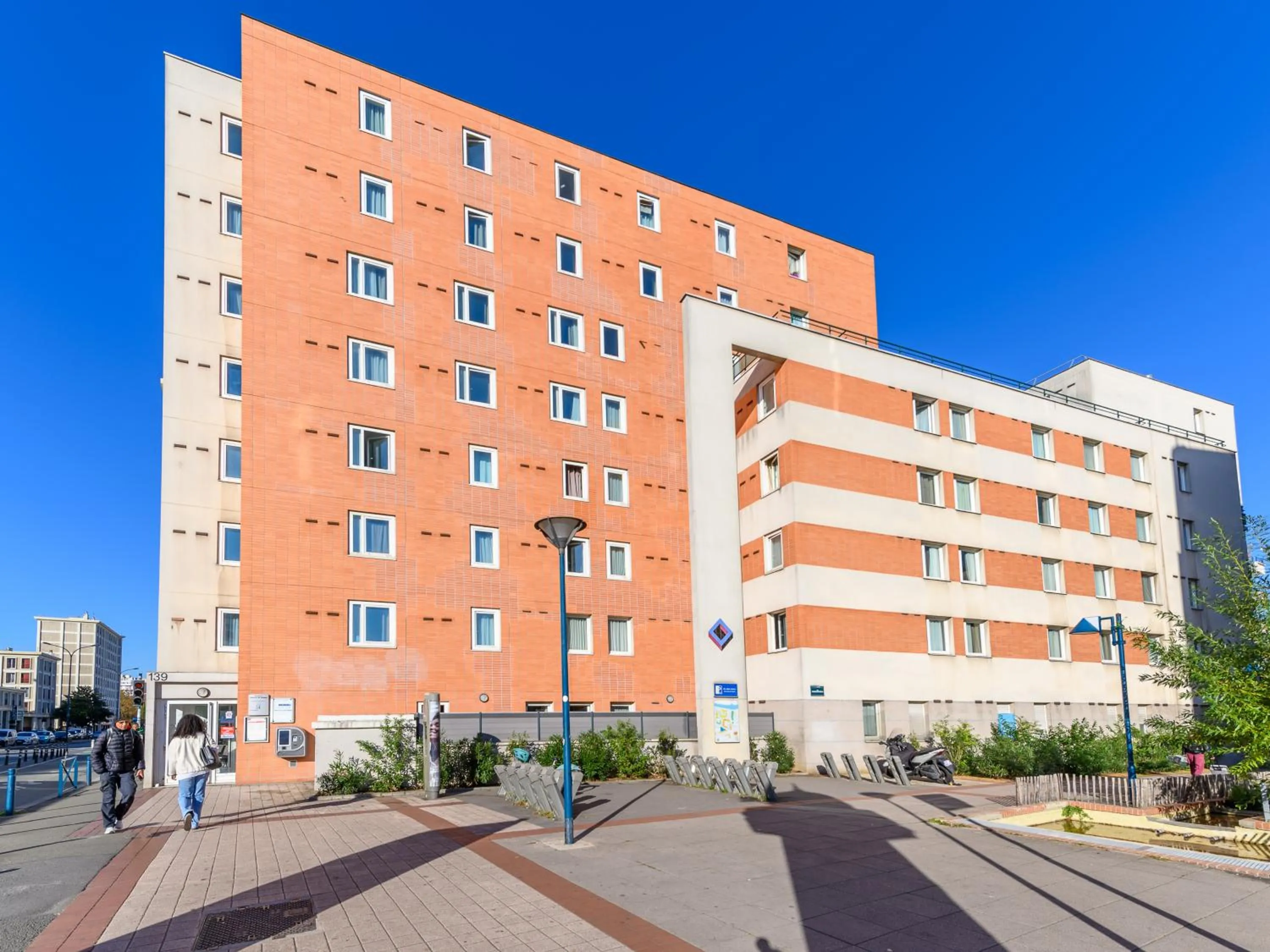 Property building in Séjours & Affaires Pantin Charles De Gaulle