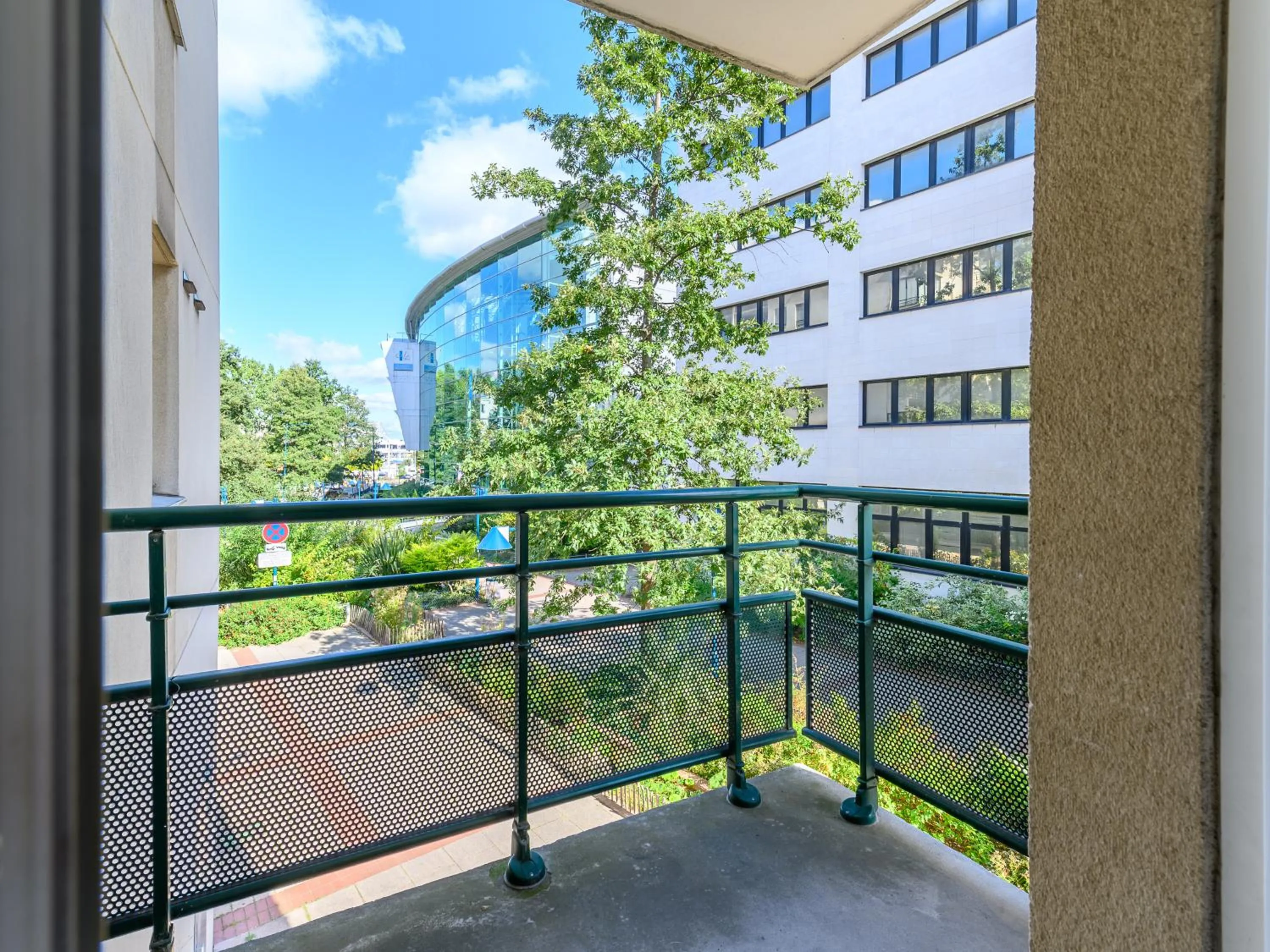 Patio in Séjours & Affaires Pantin Charles De Gaulle