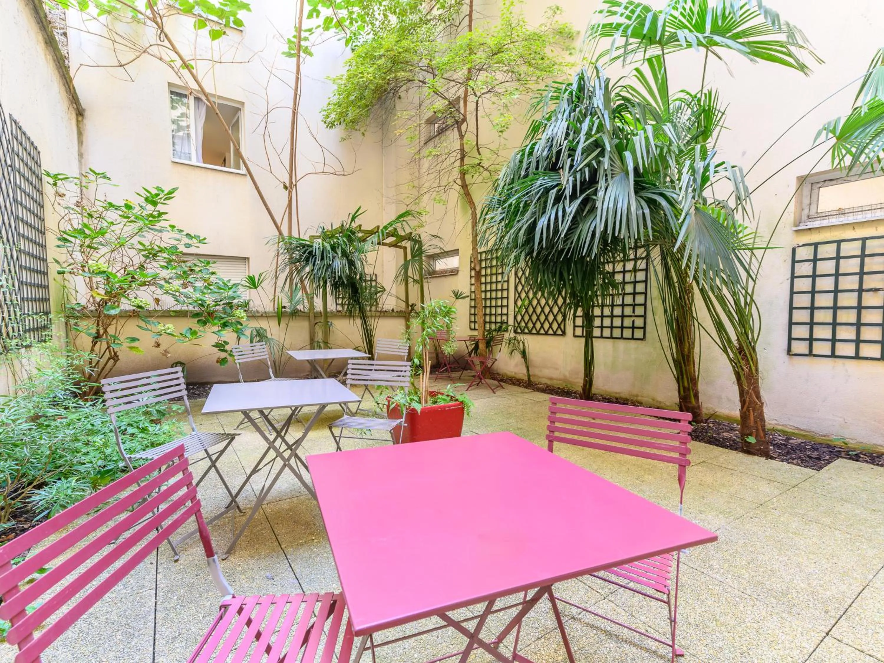 Patio in Séjours & Affaires Pantin Charles De Gaulle