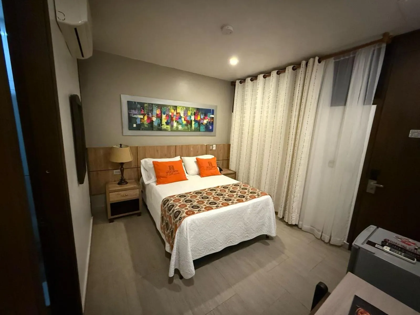 Bed in Hotel Ucla Center