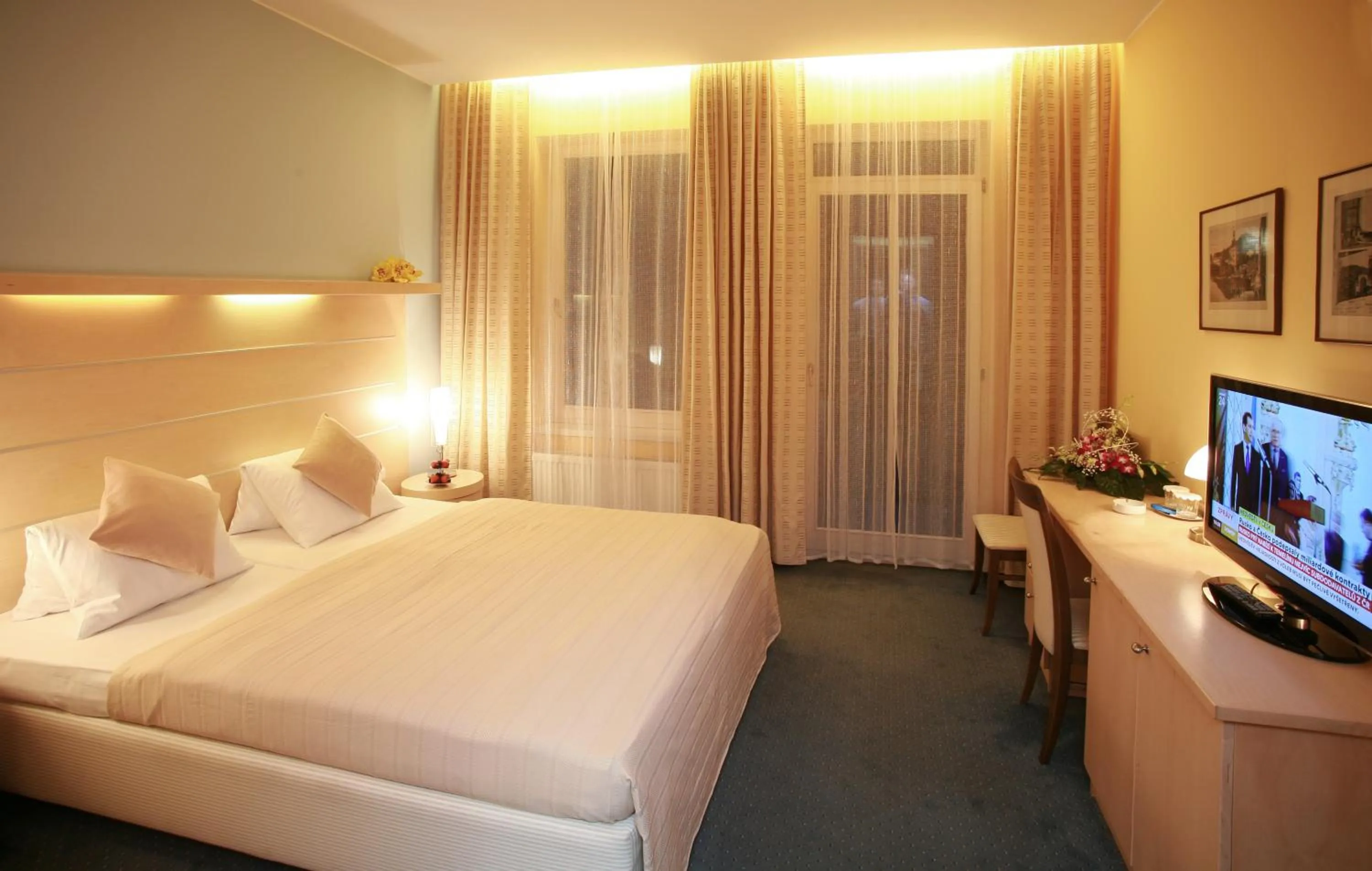 Bedroom, Bed in Venus