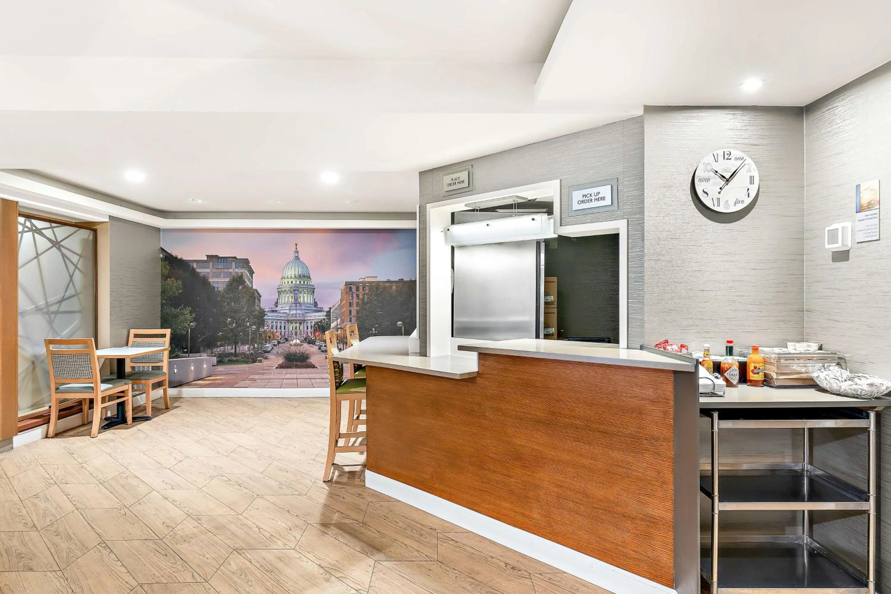 Breakfast in Best Western West Towne Suites