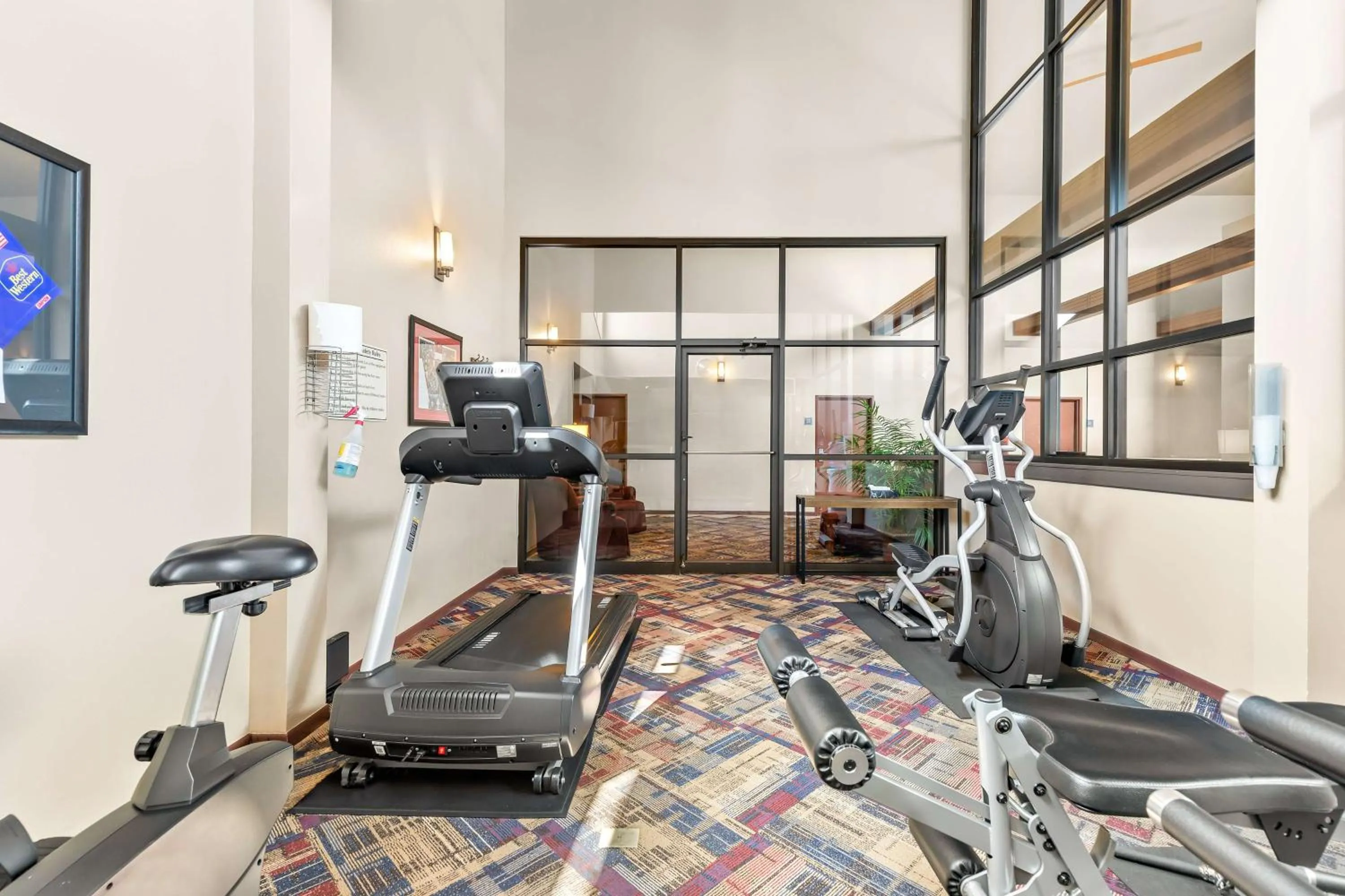 Fitness centre/facilities in Best Western West Towne Suites