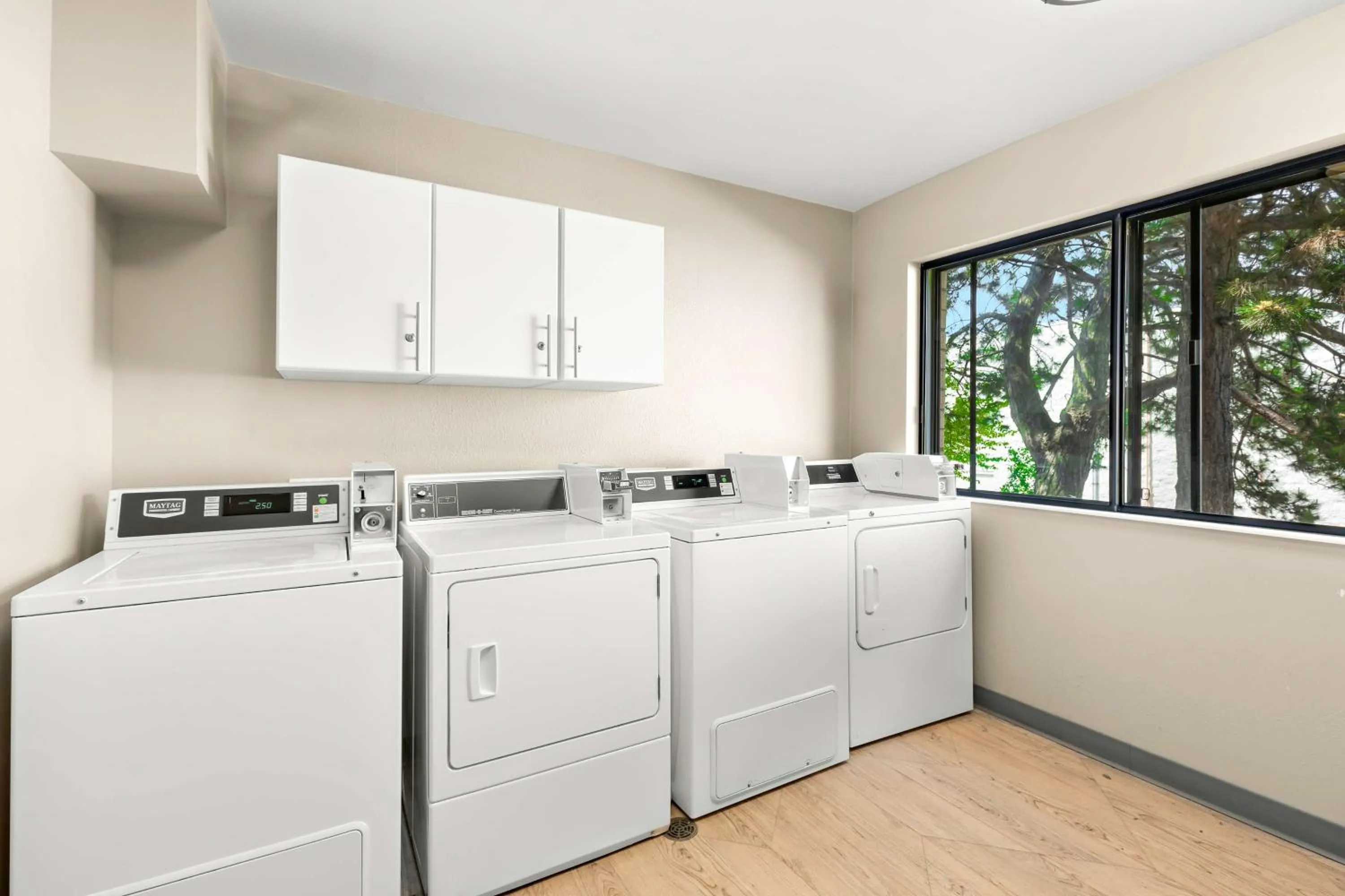 Property building in Best Western West Towne Suites