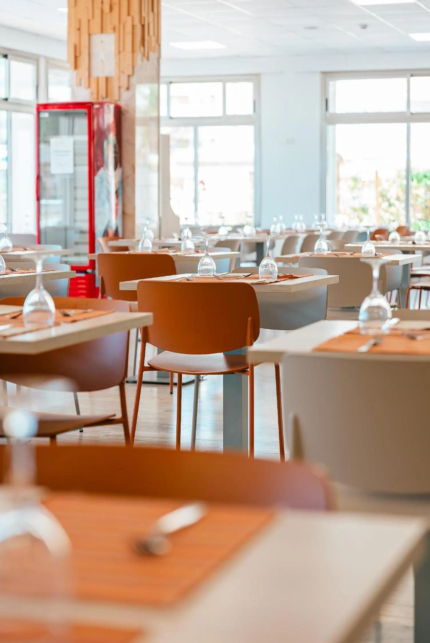 Restaurant/places to eat in Port Europa