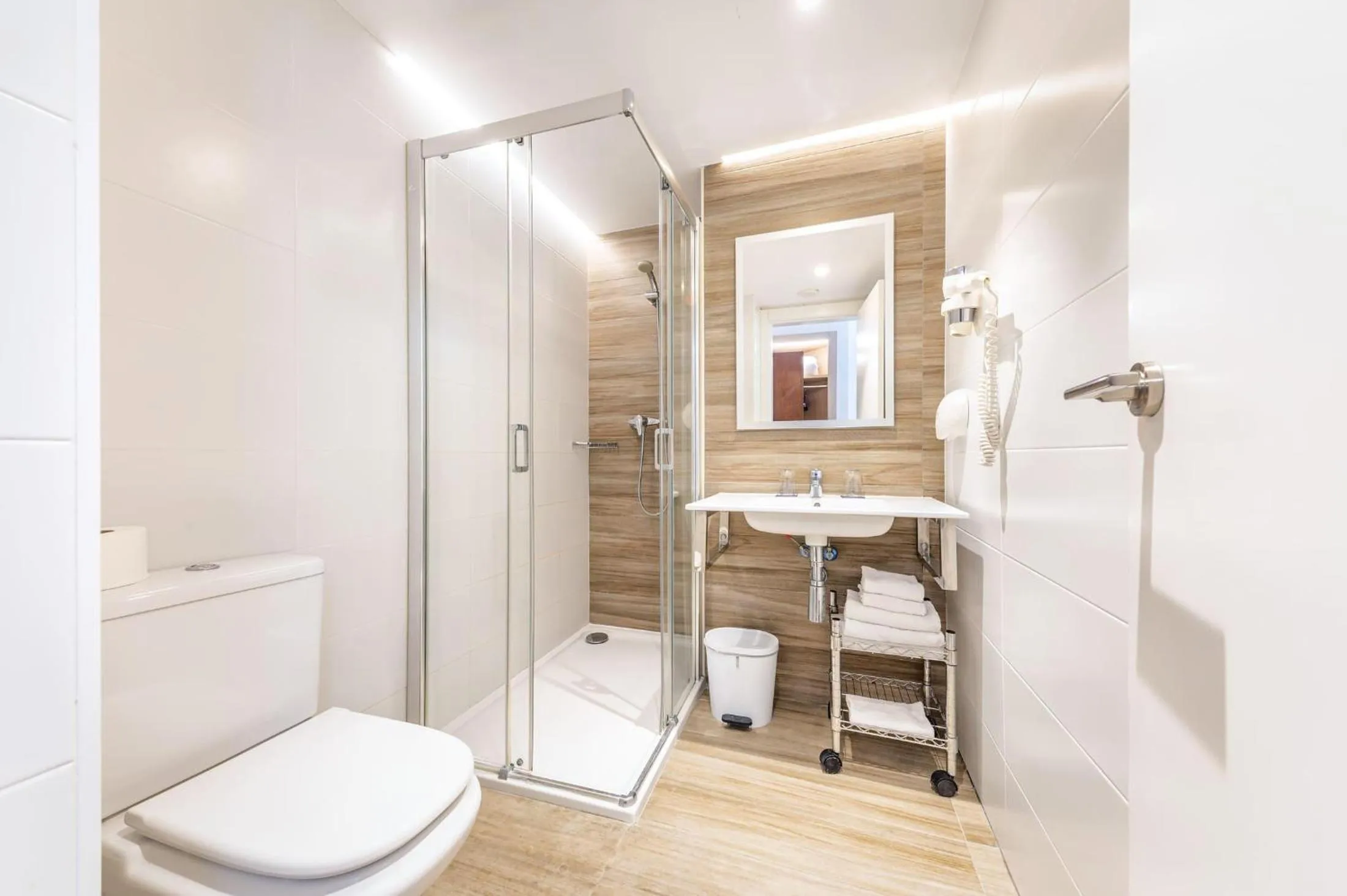 Bathroom in Port Europa