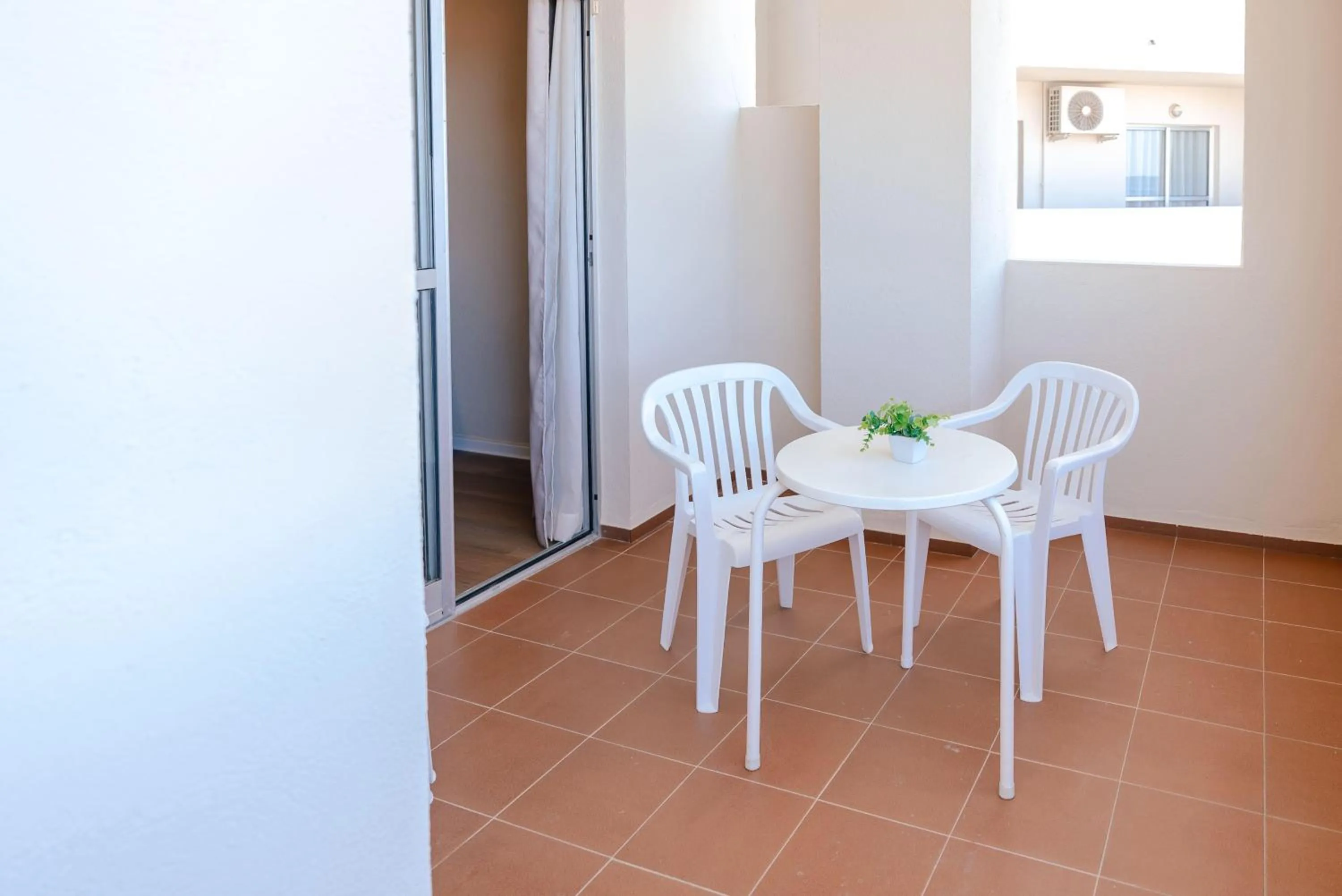 Photo of the whole room in Port Europa