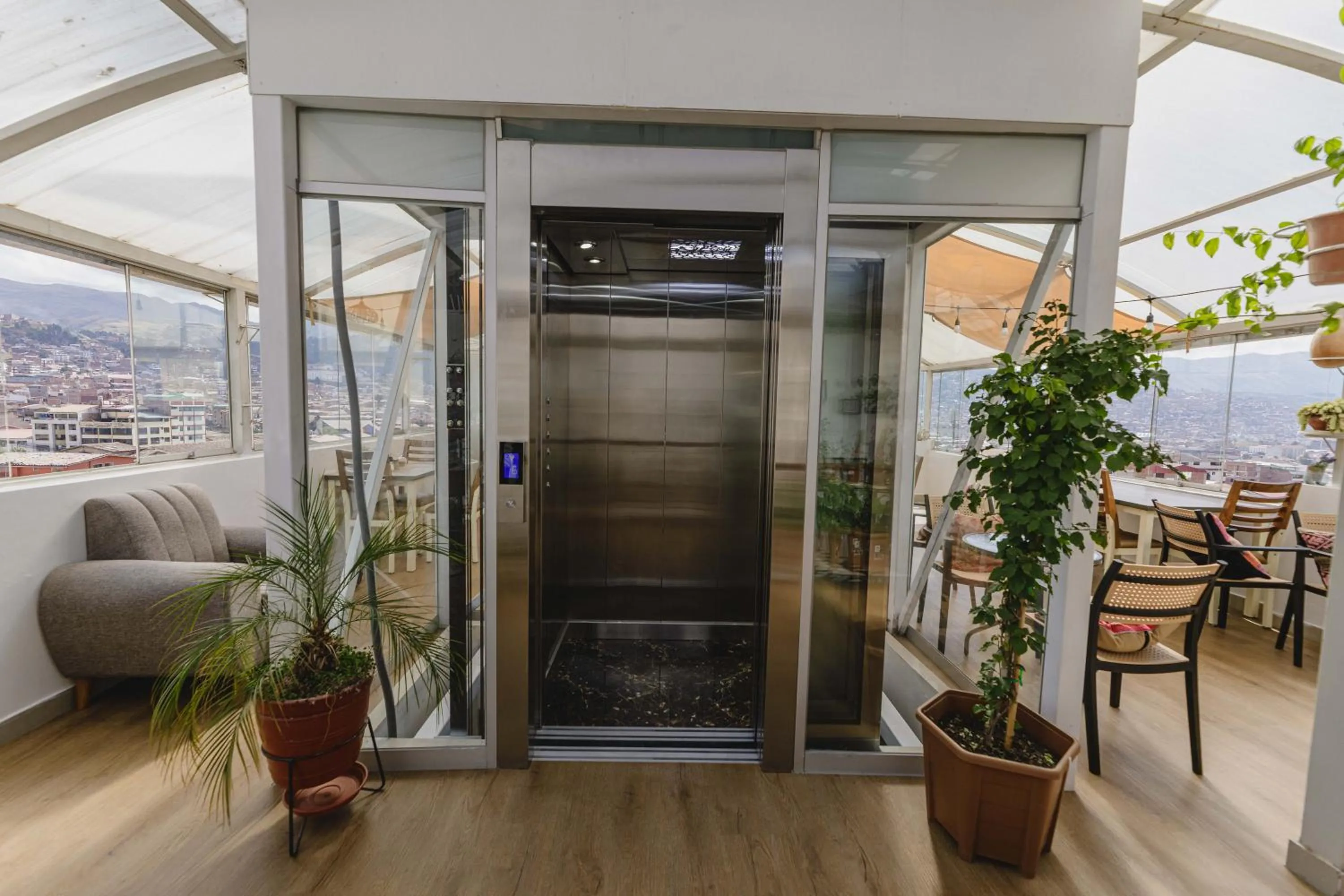 elevator in Cozy Room Cusco