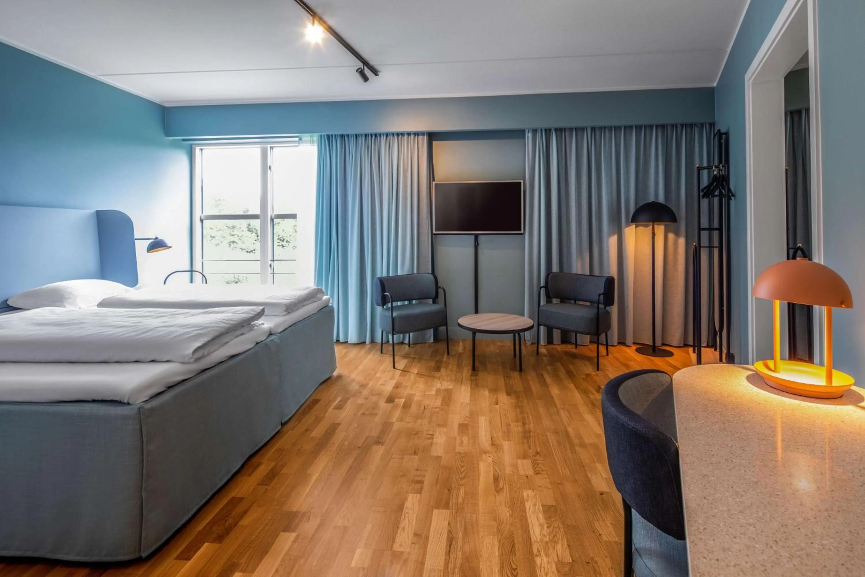 Photo of the whole room, Bed in Scandic Silkeborg