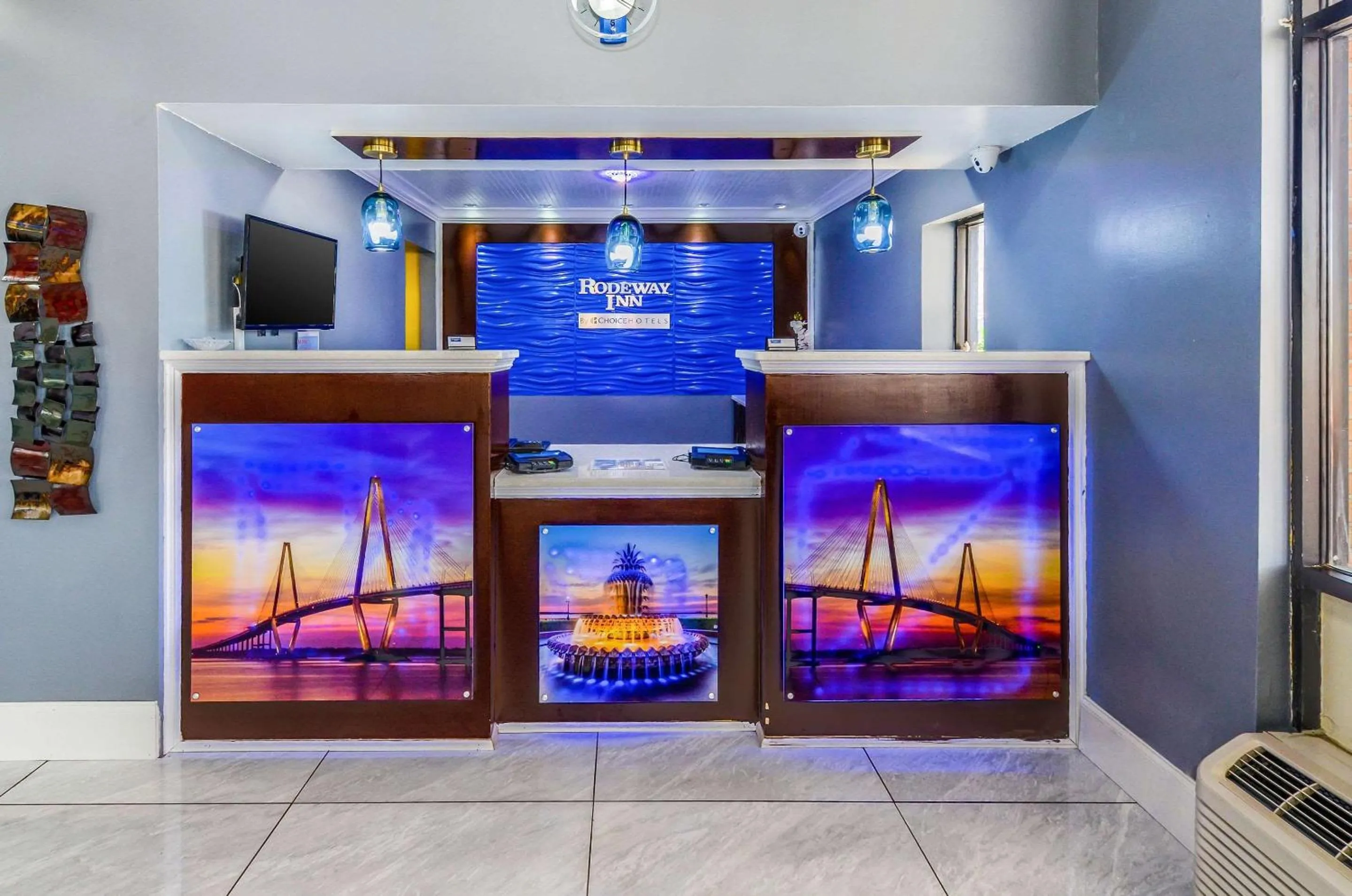 Lobby or reception in Rodeway Inn North Charleston - Ashley Phosphate