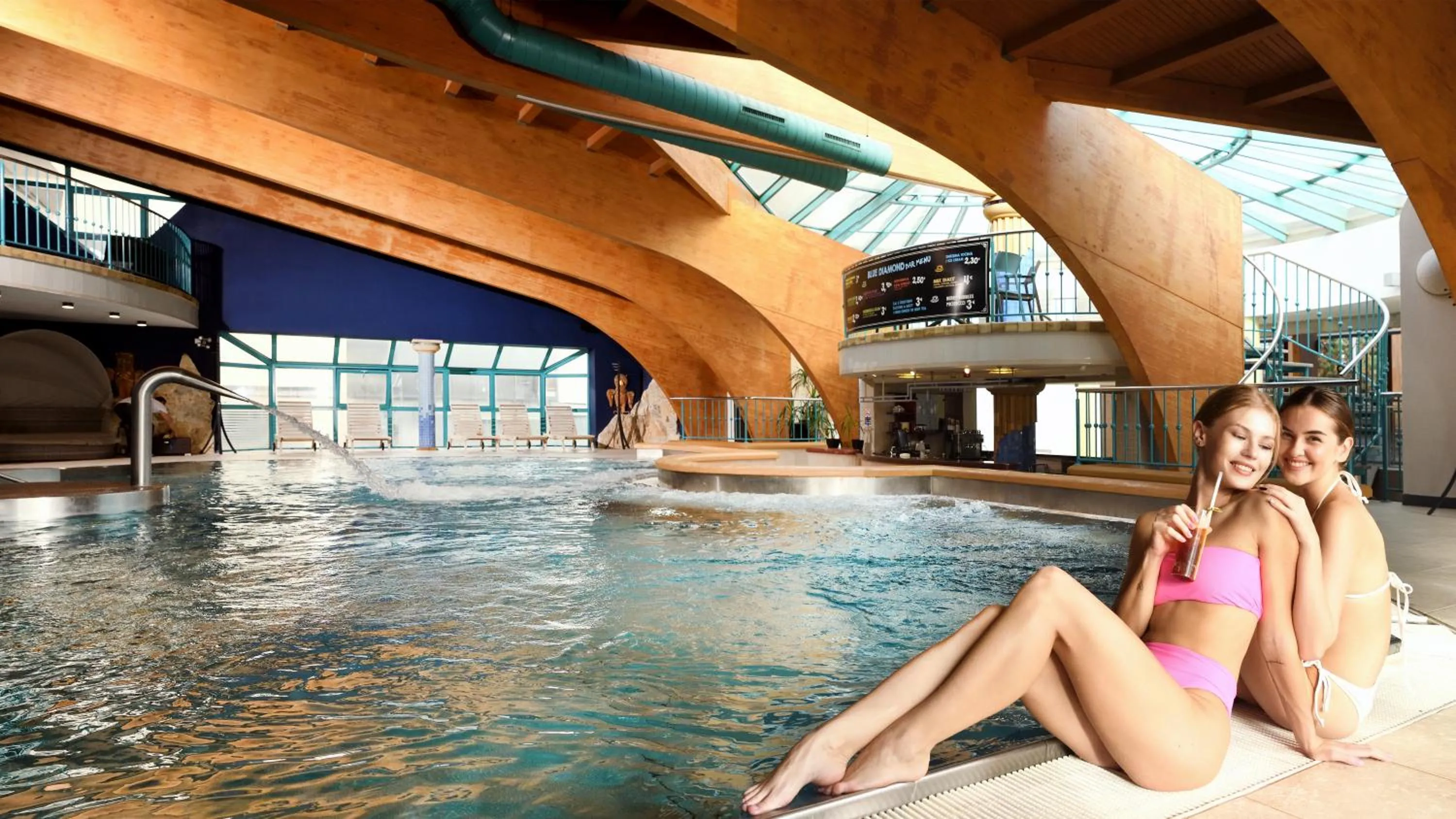 Swimming pool in Hotel AquaCity Mountain View