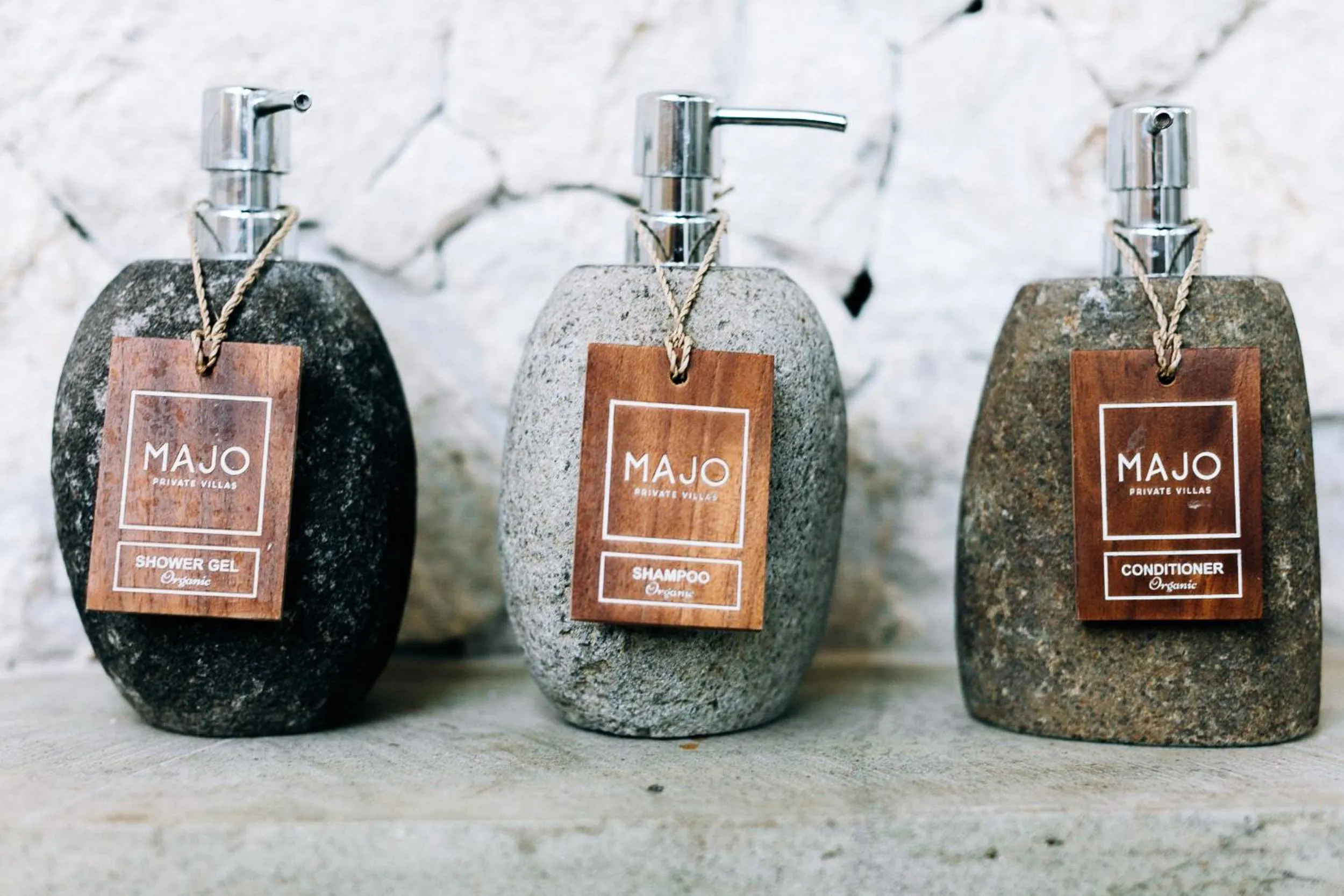 Shower in Majo Private Villas