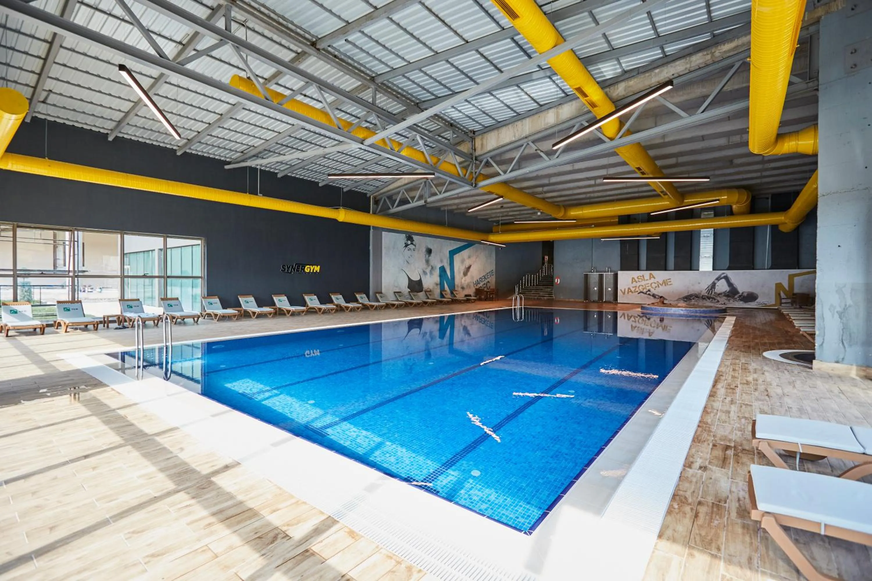 Swimming pool in Dedeman Tokat