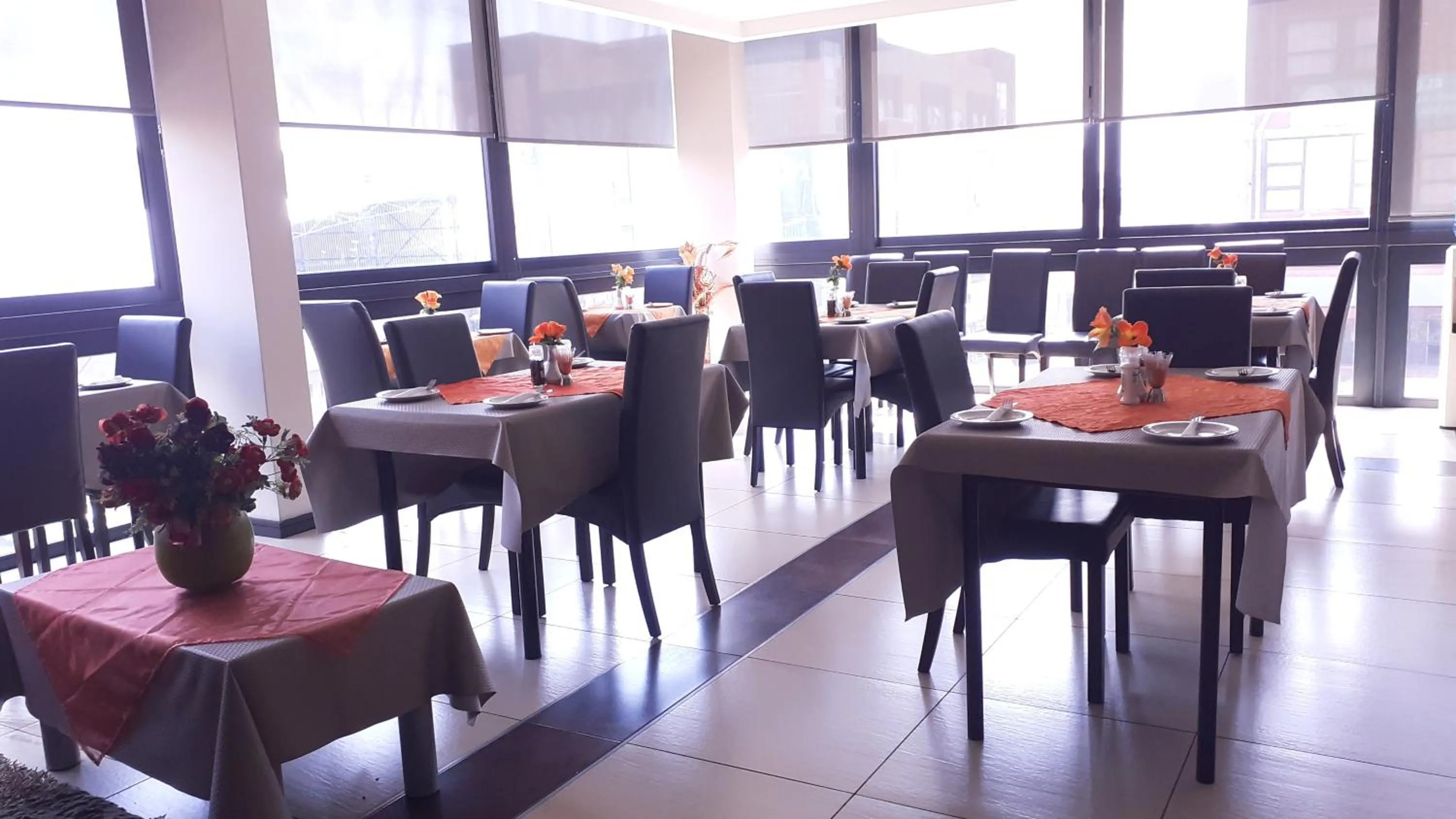 Restaurant/places to eat in Alcazaba Hotel