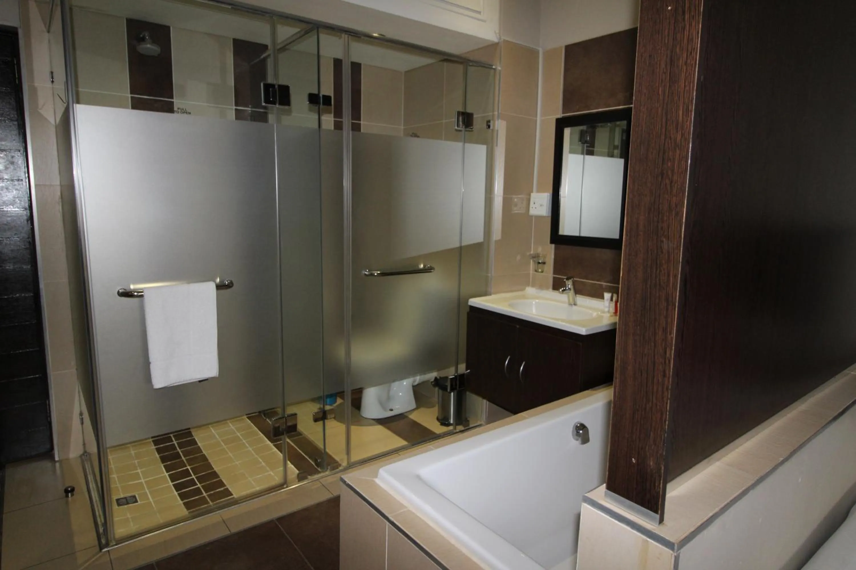 Bathroom in Alcazaba Hotel