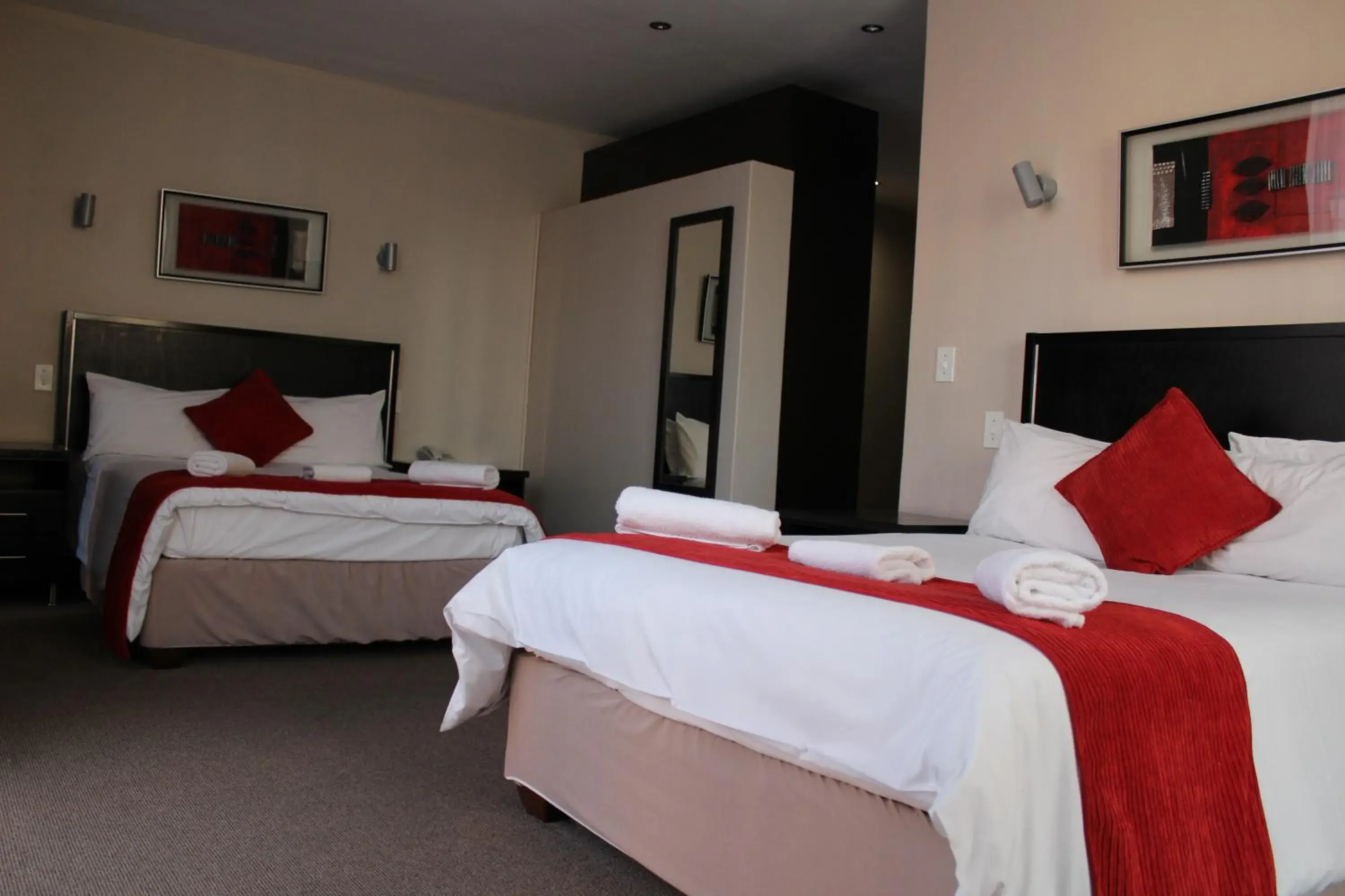 Deluxe Family Suite in Alcazaba Hotel Deluxe Family Suite in Alcazaba Hotel