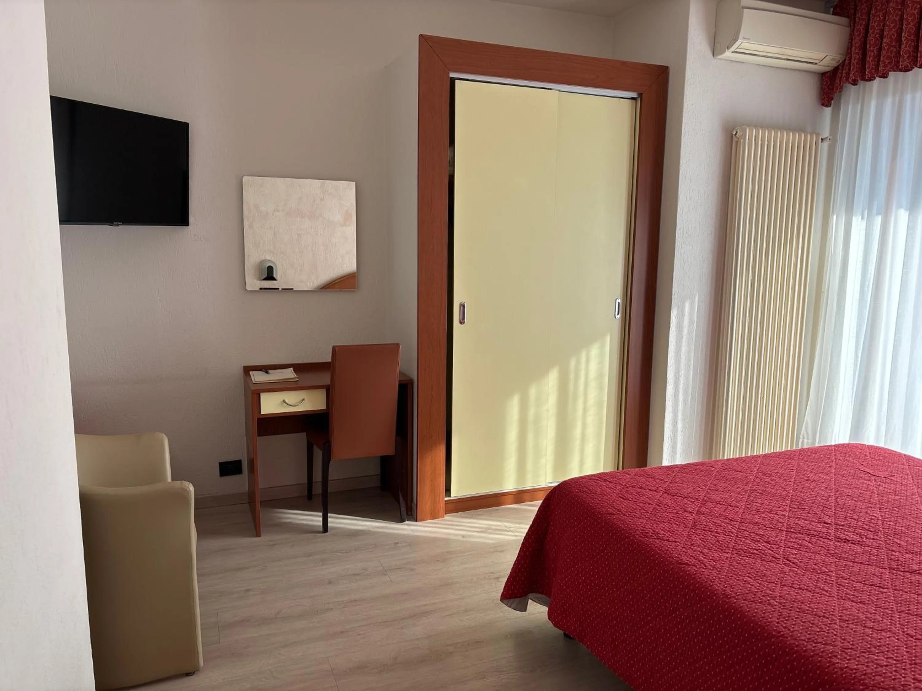 Bed in Albergo Valle d'Oro