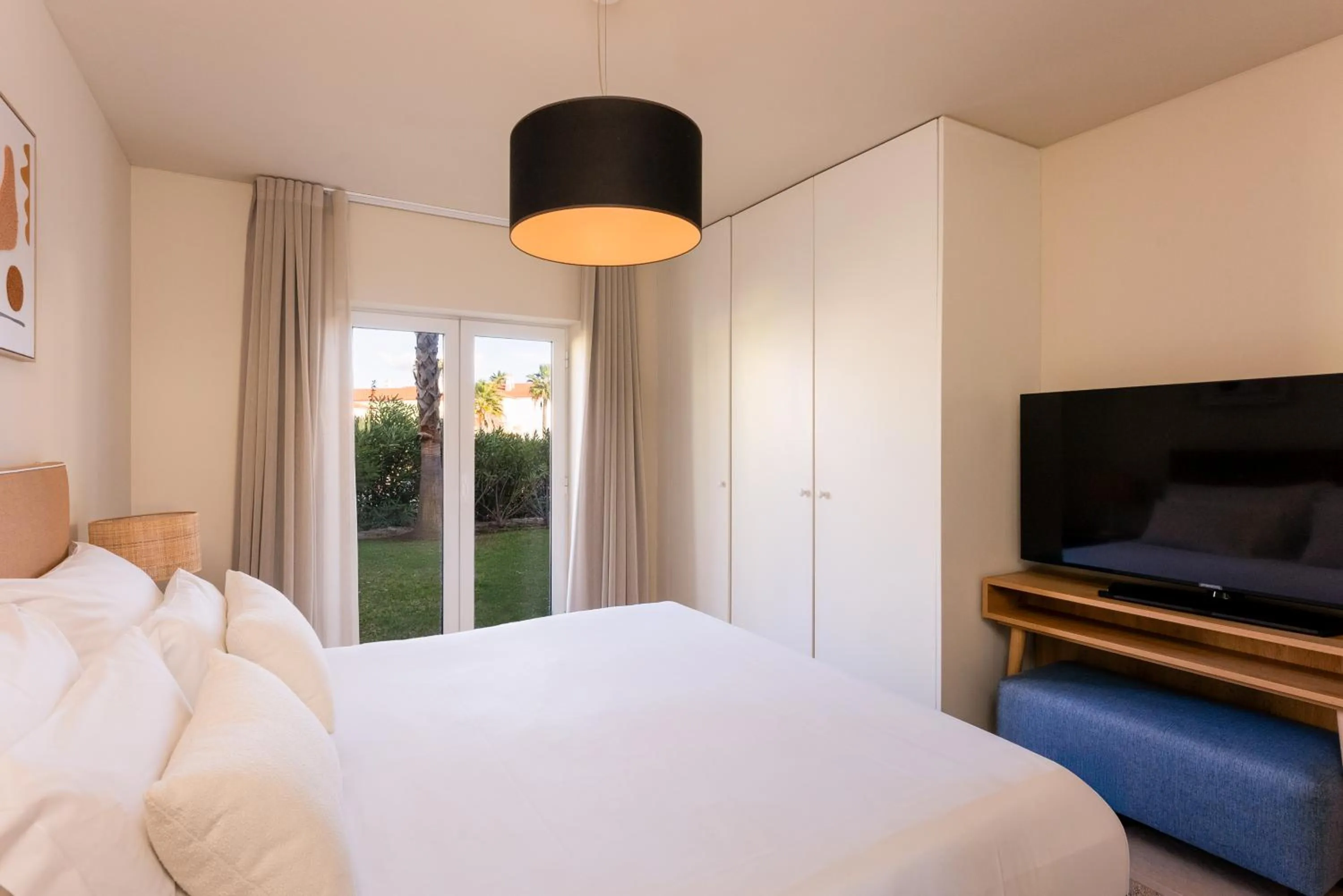 Bed in Eden Villas & Apartments