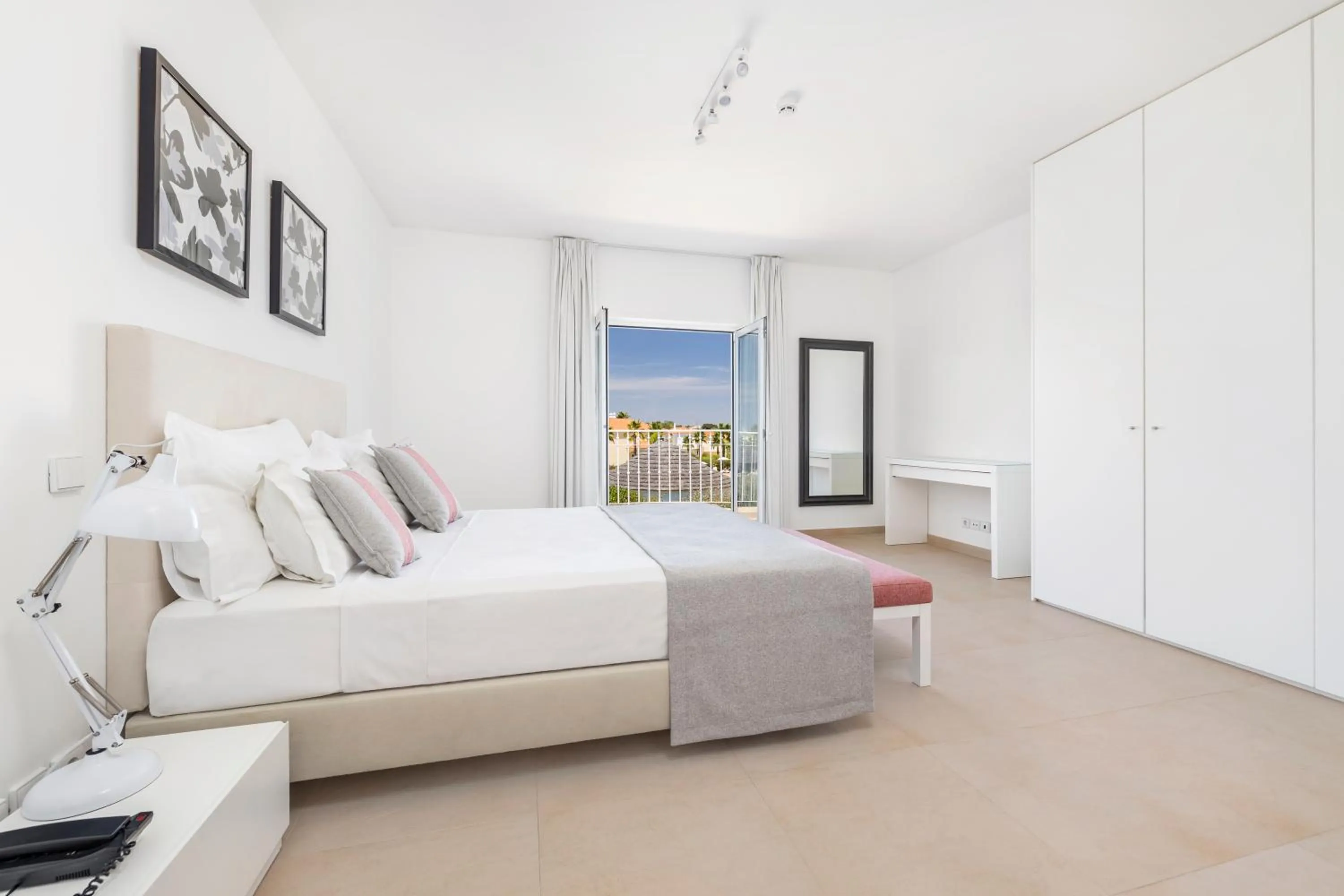 Bed in Eden Villas & Apartments