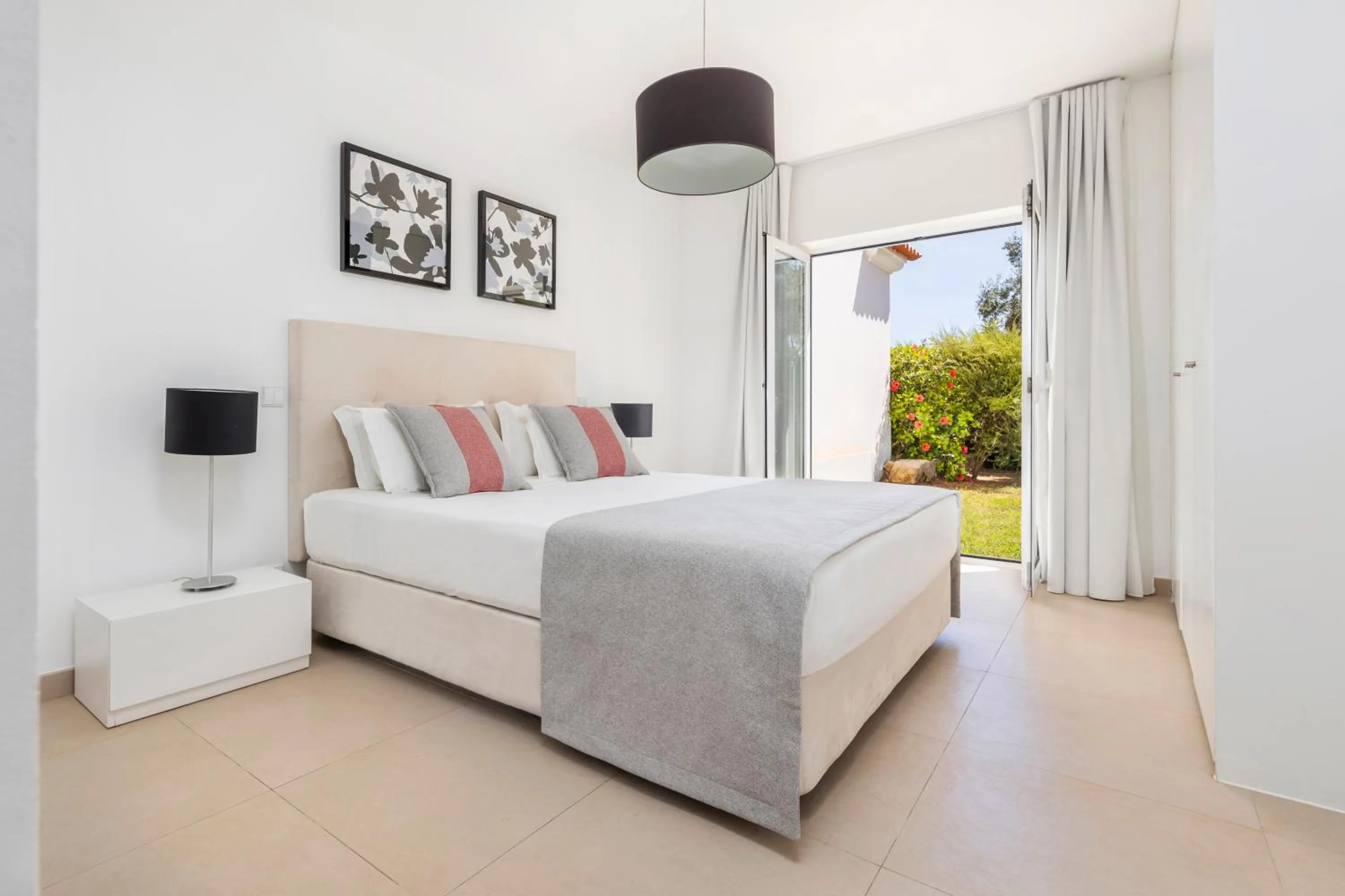 Bed in Eden Villas & Apartments