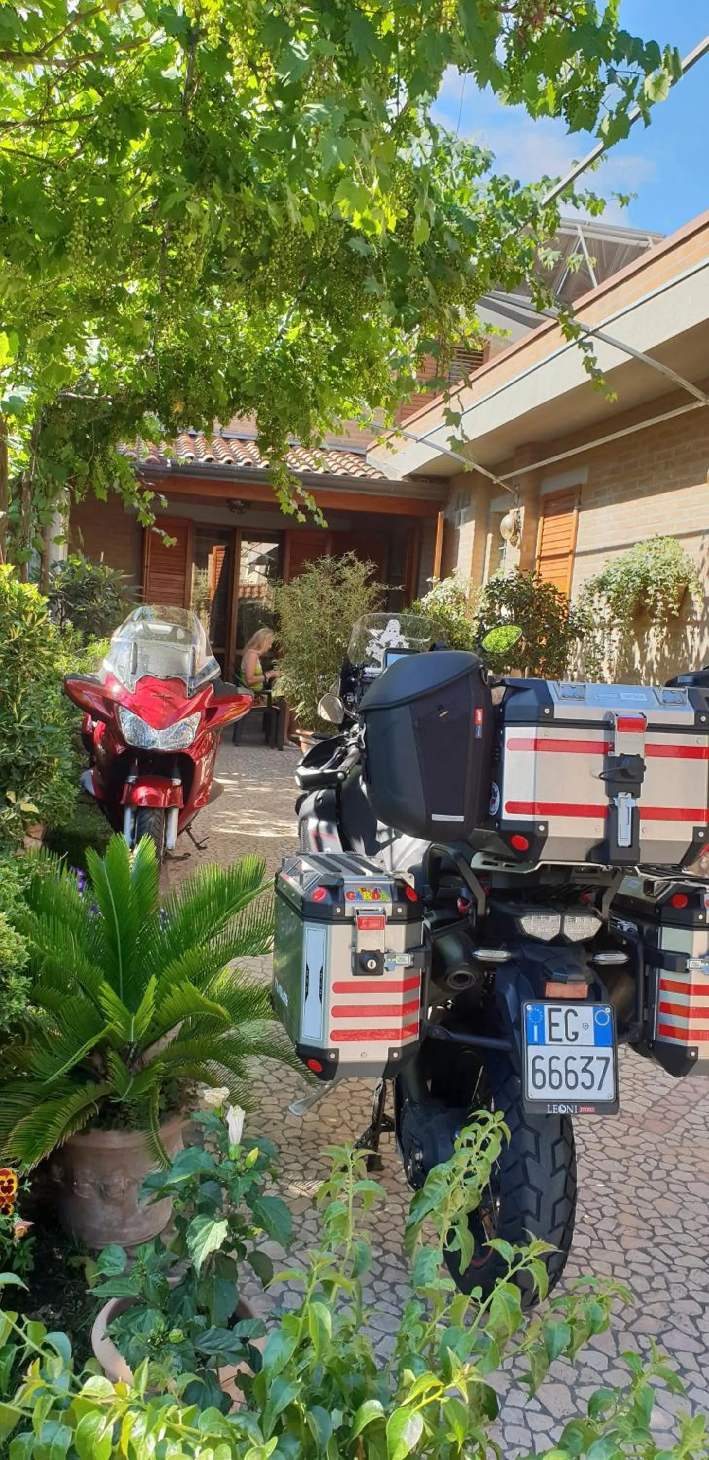 Patio in B&B ENSILEVA BEACH