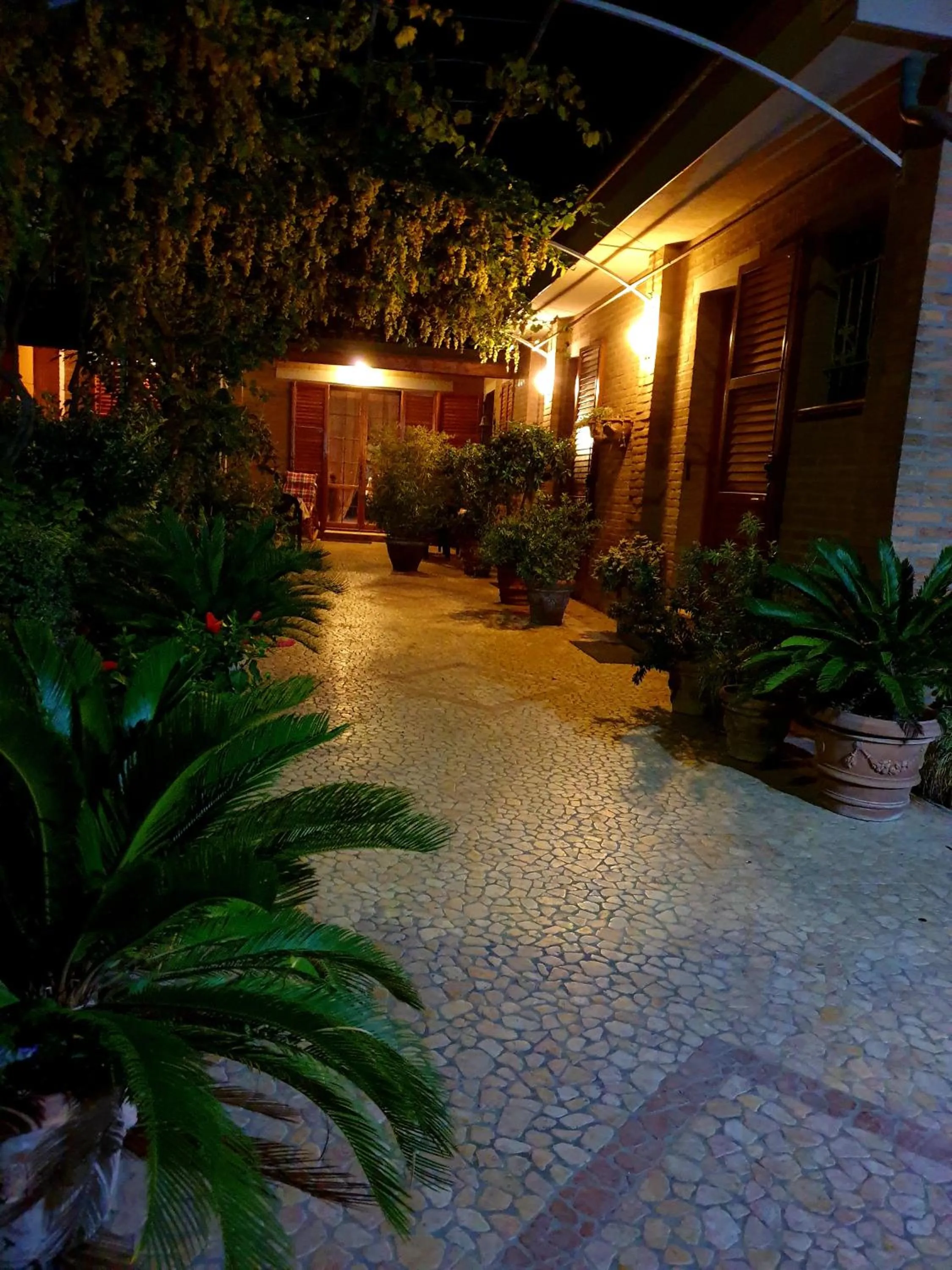 Patio in B&B ENSILEVA BEACH