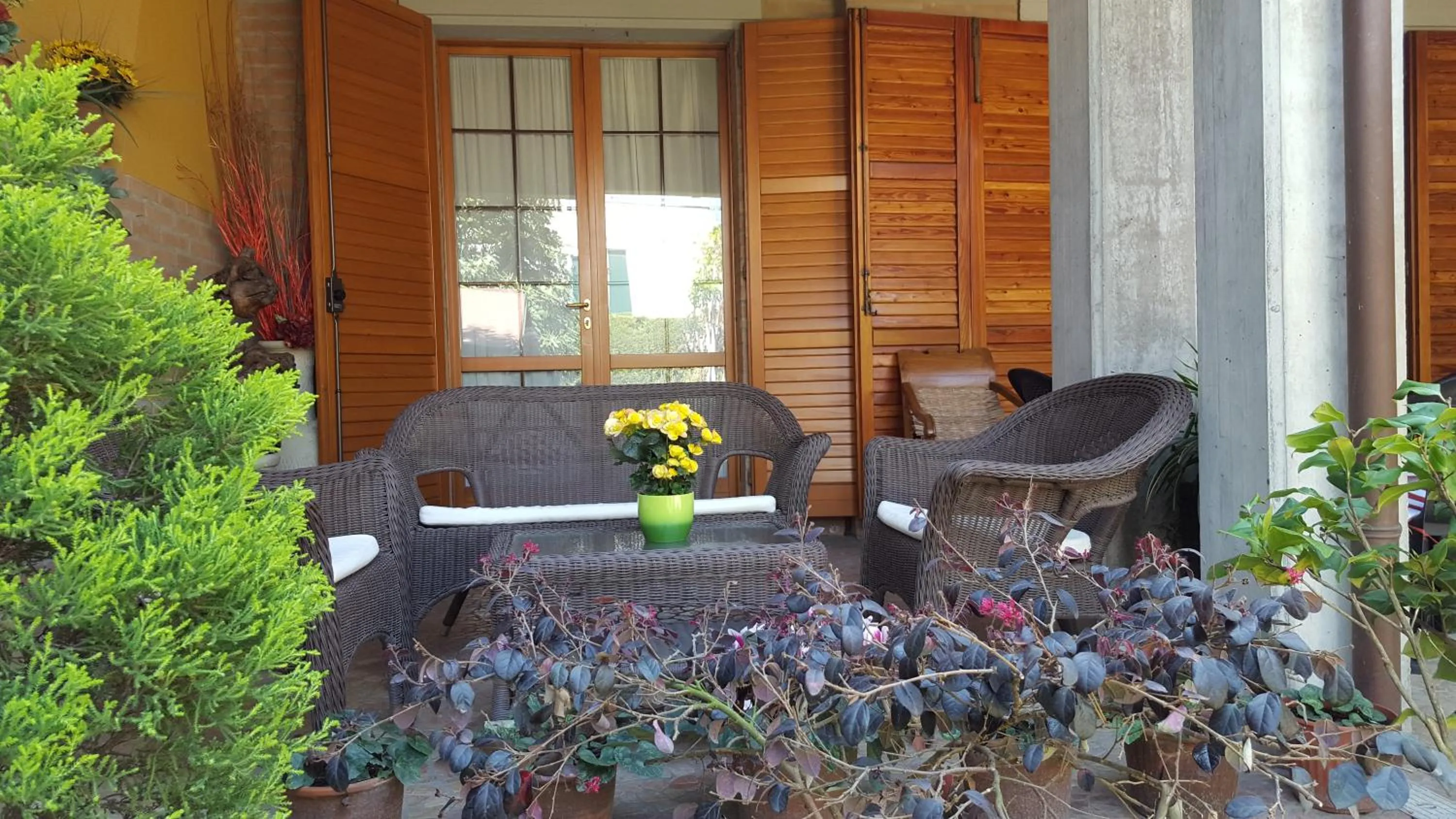 Patio in B&B ENSILEVA BEACH