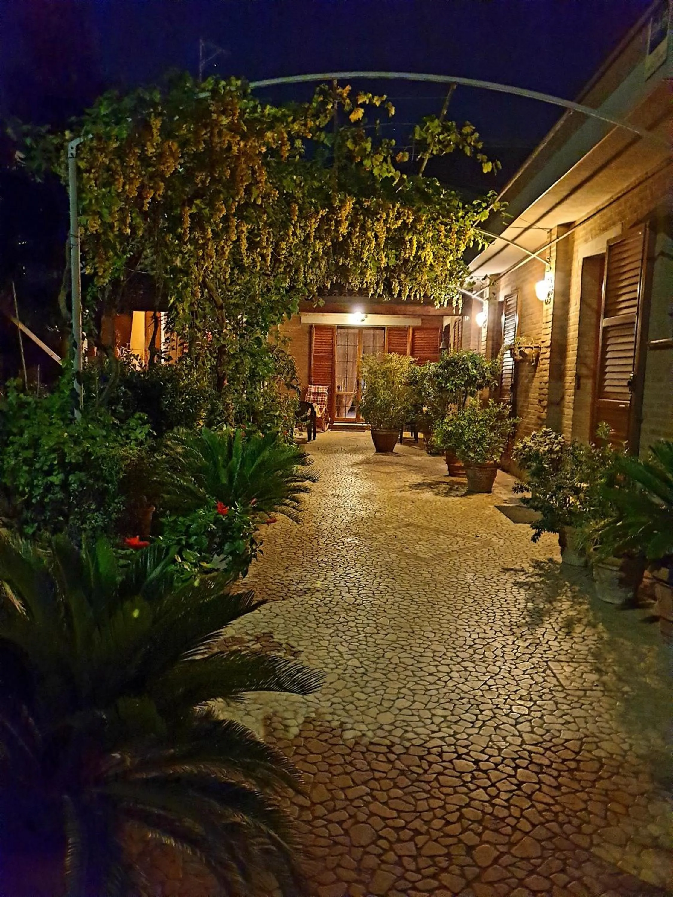 Patio in B&B ENSILEVA BEACH